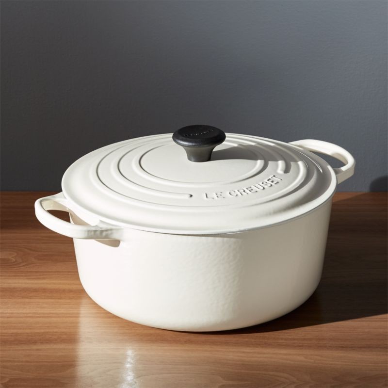 Le Creuset ® Signature 7.25 qt. Round Cream French Oven with Lid | Crate & Barrel
