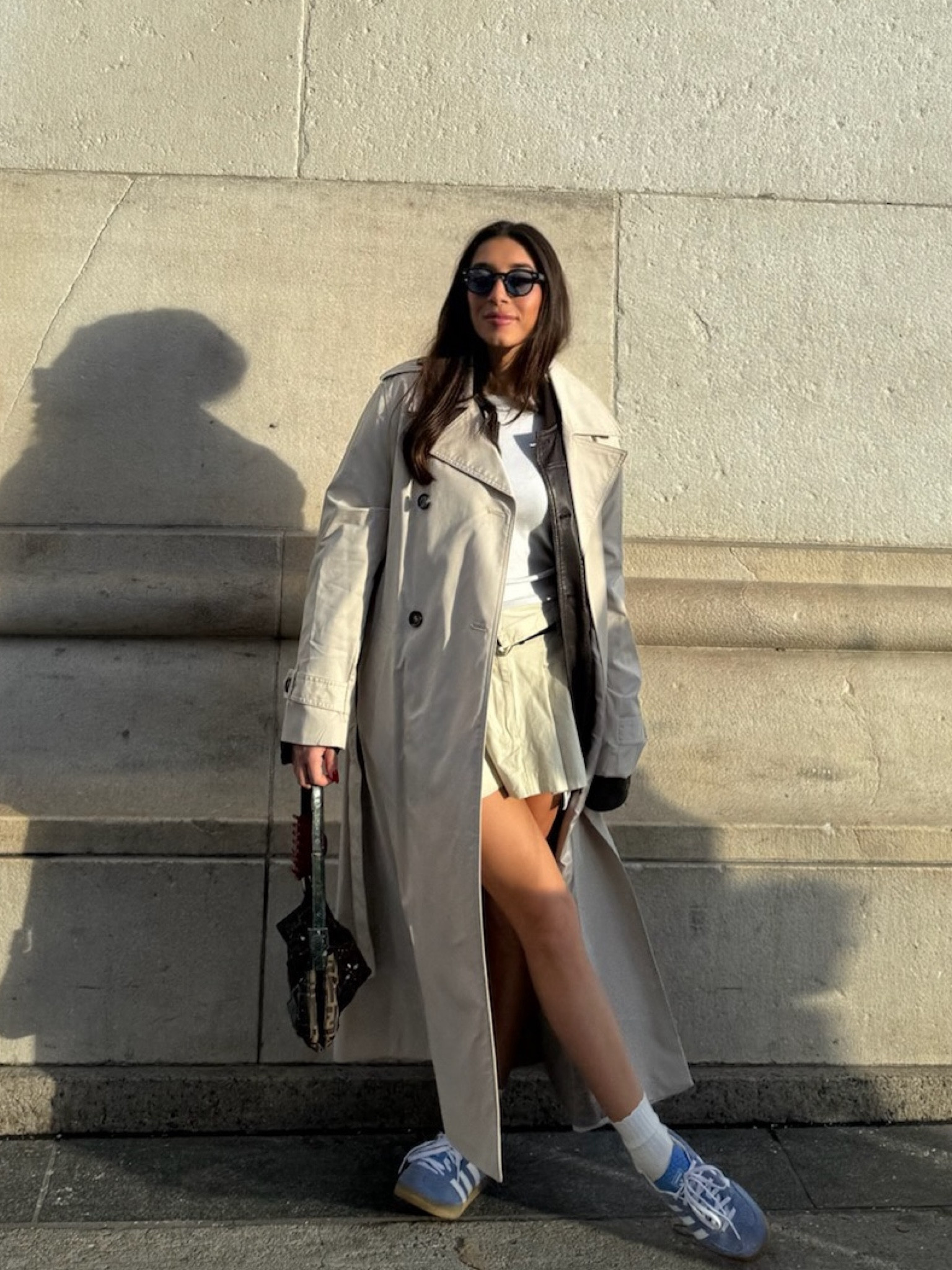Spring jacket guide
