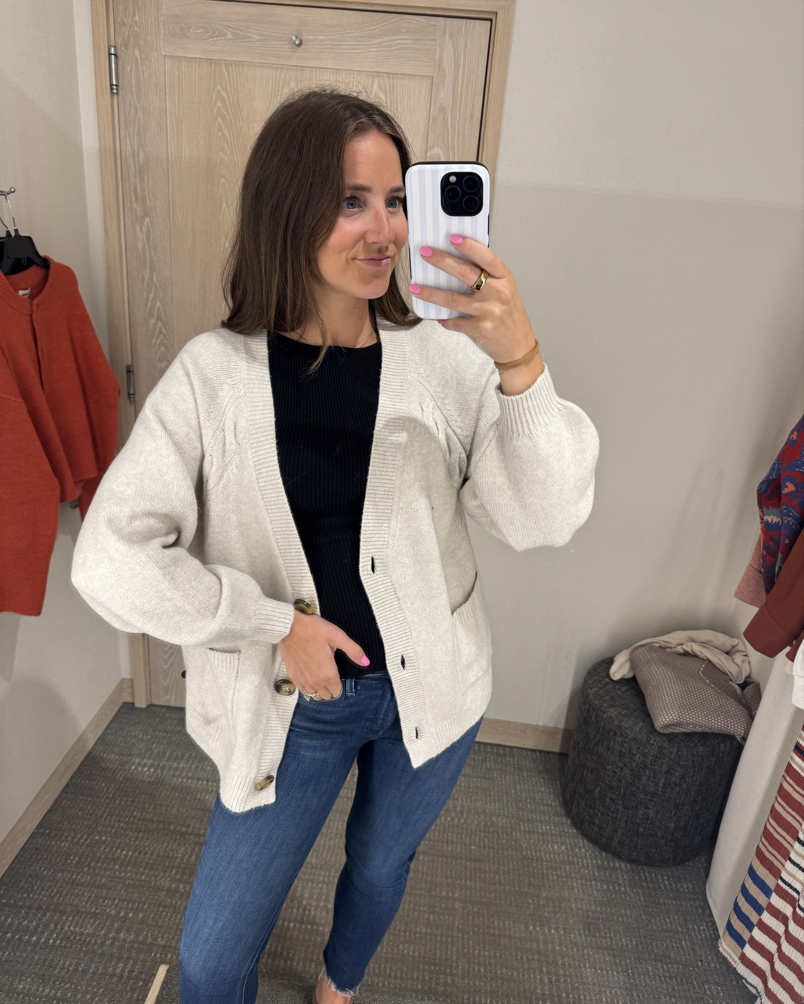 This cardigan is so good!! I love how soft it is and I love the oversized fit! 
Wearing size small 

#LTKFindsUnder100 #LTKSaleAlert #LTKFindsUnder50