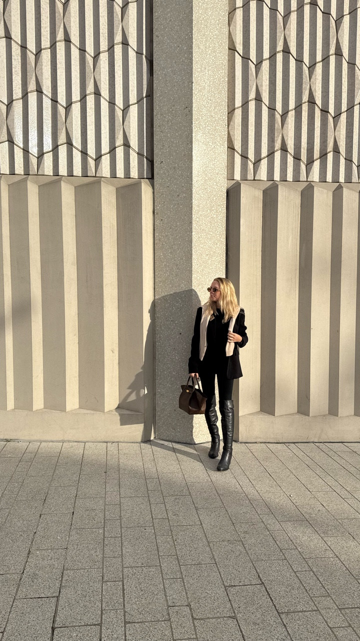 Luxe layers and clean lines
AD @olyndralondon 

Use code EMMA20 for 20% off everything 

#ModernClassic #timelessstyle #StyleInspo #FallFashion #ClassyAndChic #powerlook #StreetStyle #EffortlessChic #layering #jumperlayers #autumnfashion🍁 #ugc #gifted #pr #collab #leedsugc #emmaeva #allblackoutfit #kneeboots #ridingboots #leatherboots #knitwear #jumper #fallfashion #autumnoutfitideas #OOTD #ChicStyle #minimalelegance #oldmoneystyle #quietluxury