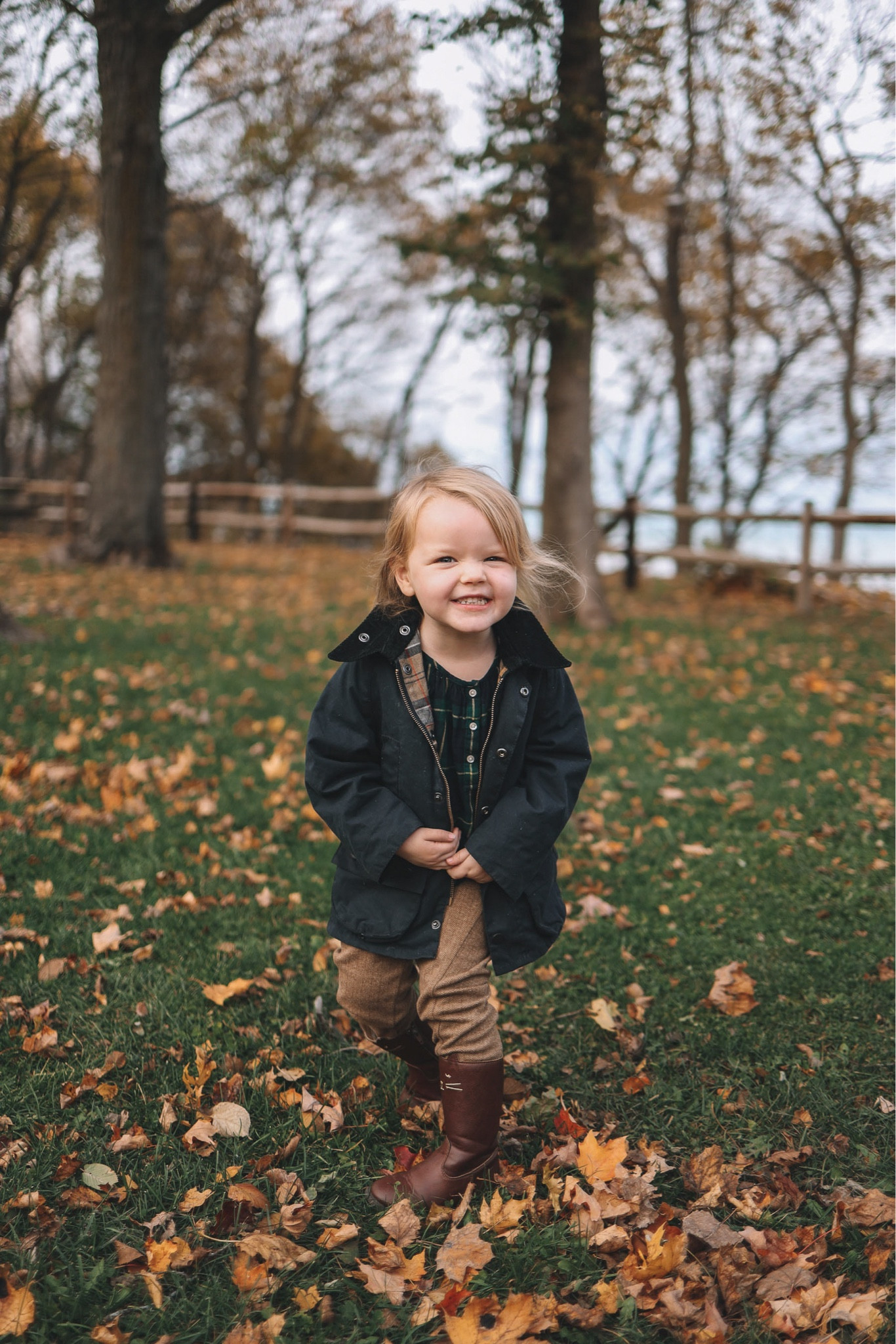 J.Crew now carries the girls’ exact Barbour jackets! Lucy (age 3) can fit into an XS (which is sadly unavailable), and Emma (now age 6) wears a small. 🍁 I would say ages 4-7 can fit in the size small; just roll the sleeves.