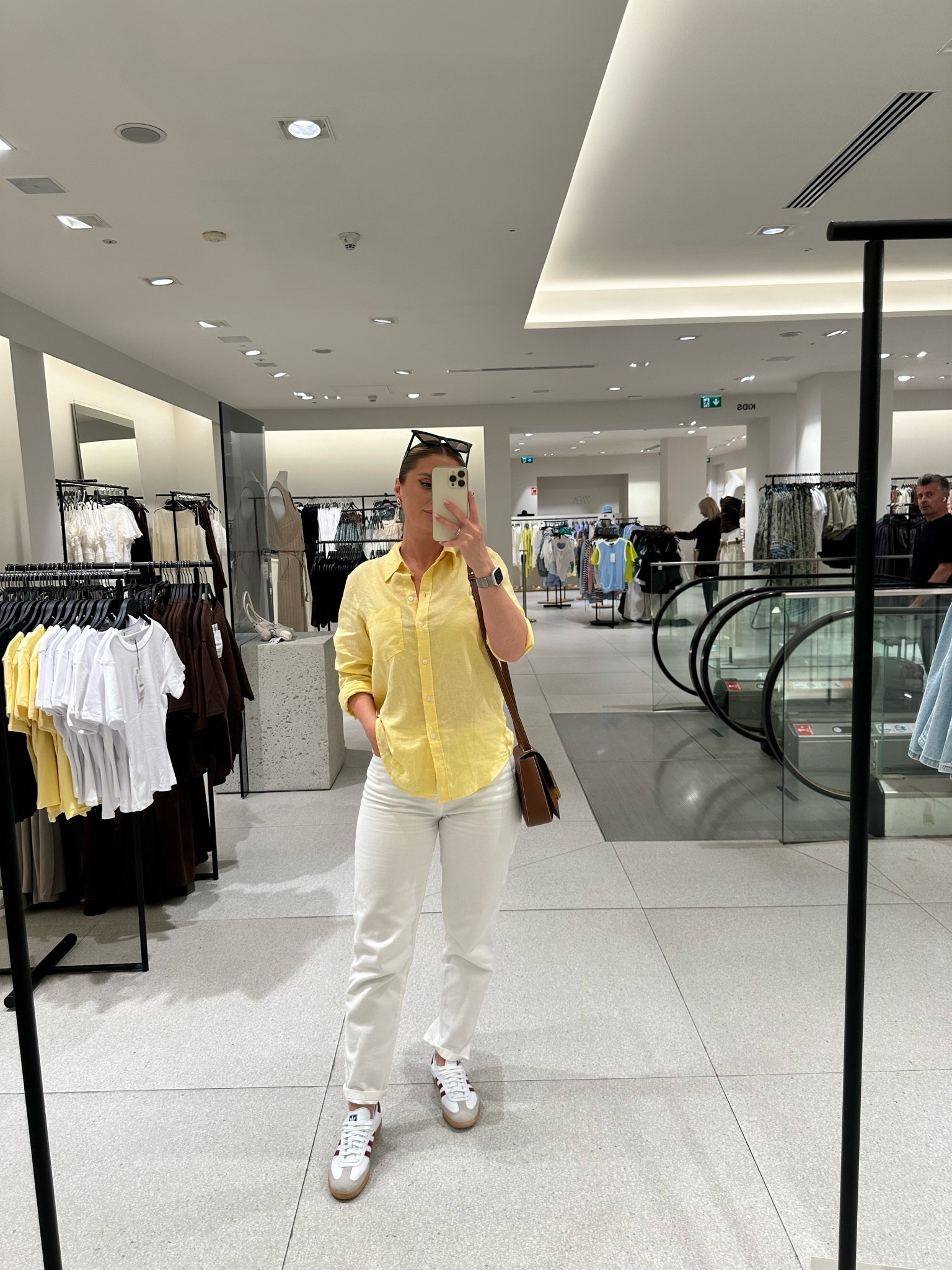 Summer outfit with white jeans and yellow linen shirt

#LTKsummer #LTKuk #LTKeurope
