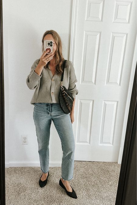 Easy fall outfit idea cardigan with ballet flats Clare v Fanny pack for woven details | cardigan is great quality but would size down 