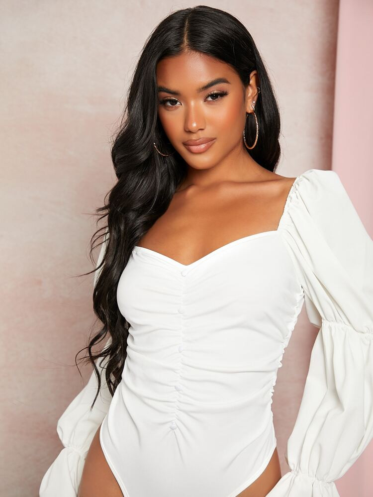 Sweetheart Neck Ruched Fake Button Gathered Sleeve Bodysuit | SHEIN