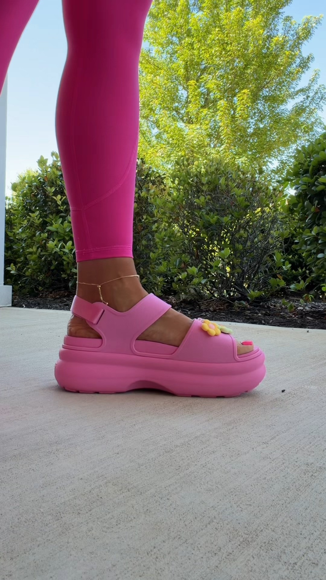 The Y strap makes these look so flattering on 🖤 And somehow the platform still feels super easy to wear.

#LTKStyle #LTKShoeCrush #crocssandals #platformsandals #earnscommissions 

 #LTKootd #LTKSeasonal #LTKOver40