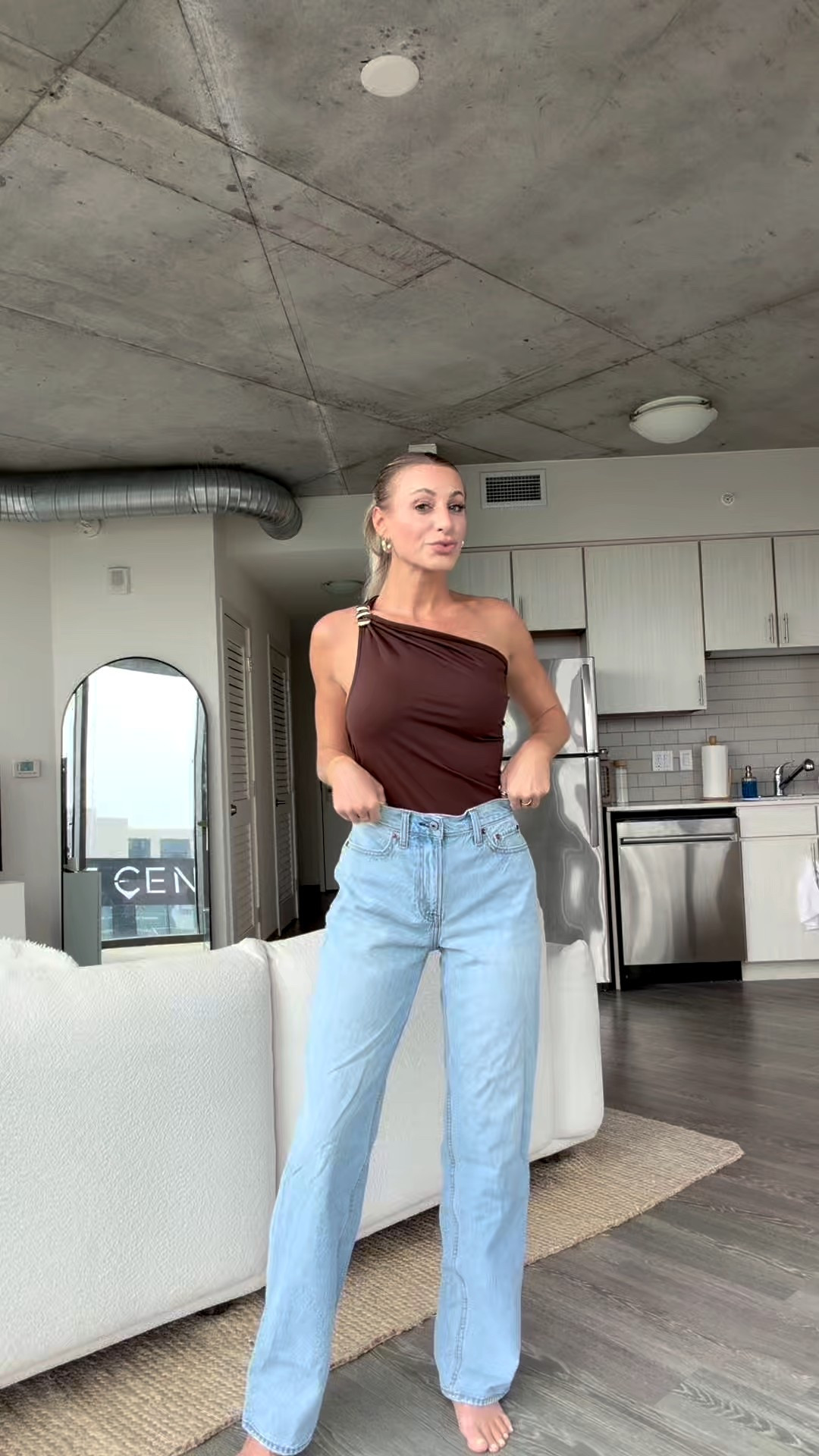 Brown off the should asymmetrical top. What a vibe and the perfect going out top for my millennials 😉

I’m in a size small, I’m 5’4 and 125 pounds 

#LTKootd #LTKgrwm #LTKdayinmylife