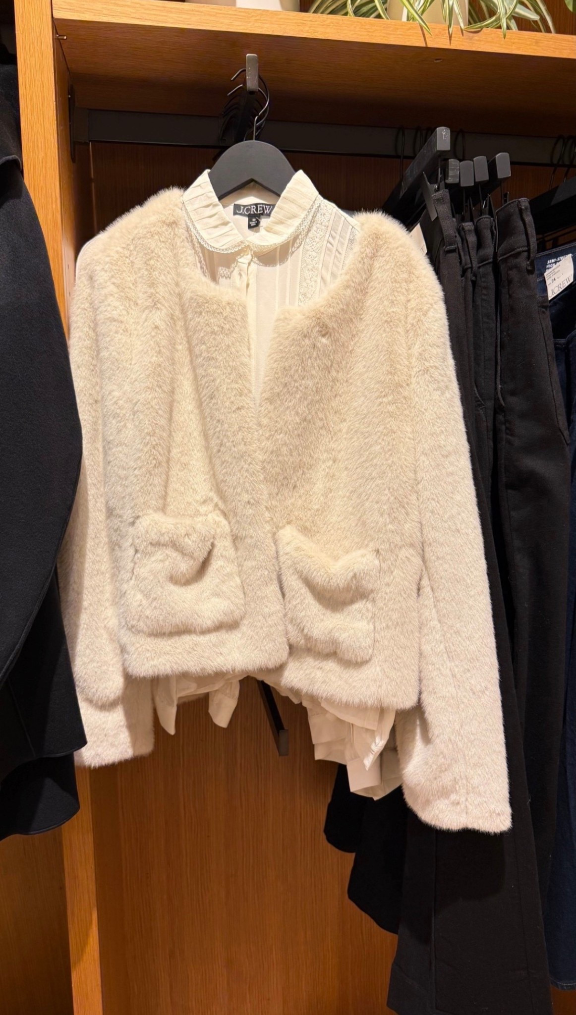 This faux fir jacket is so soft!!


#LTKSaleAlert #LTKFindsUnder100