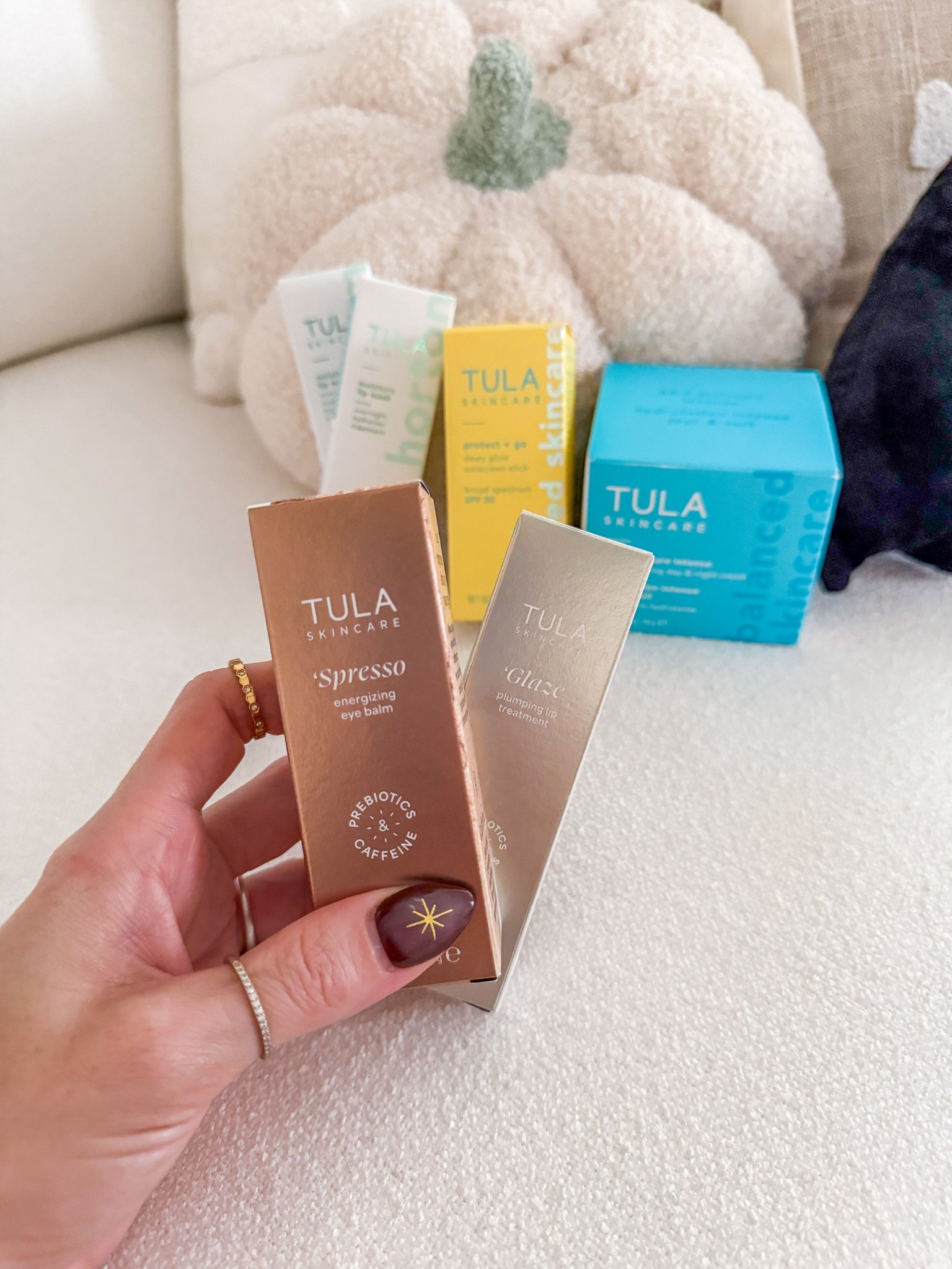 Tula Skincare sale!! 
Code: SAVE25 for 25% off until 10/11 

I absolutely love this brand. Been using them for five years now. My skin has never looked and felt this amazing. 
I have better looking skin now in my 30s than I did in my 20s. 
Consistency is key! You definitely need to make time for a solid skincare routine. 


• Tula skincare is formulated with a focus on the skin's microbiome, the community of microorganisms that live on the skin. The combination of probiotics and prebiotics aims to restore and maintain a healthy balance on the skin's surface. Superfoods and other botanical extracts are then included to provide antioxidant protection and address other common skin concerns, working together to create a radiant, healthy complexion. 

Linked up what I snagged! Plus other sale items that I have used and swear by! 
My ride or die cleanser is their Cult classic👏🏼👏🏼👏🏼👏🏼


#LTKSaleAlert #LTKBeauty #LTKSeasonal