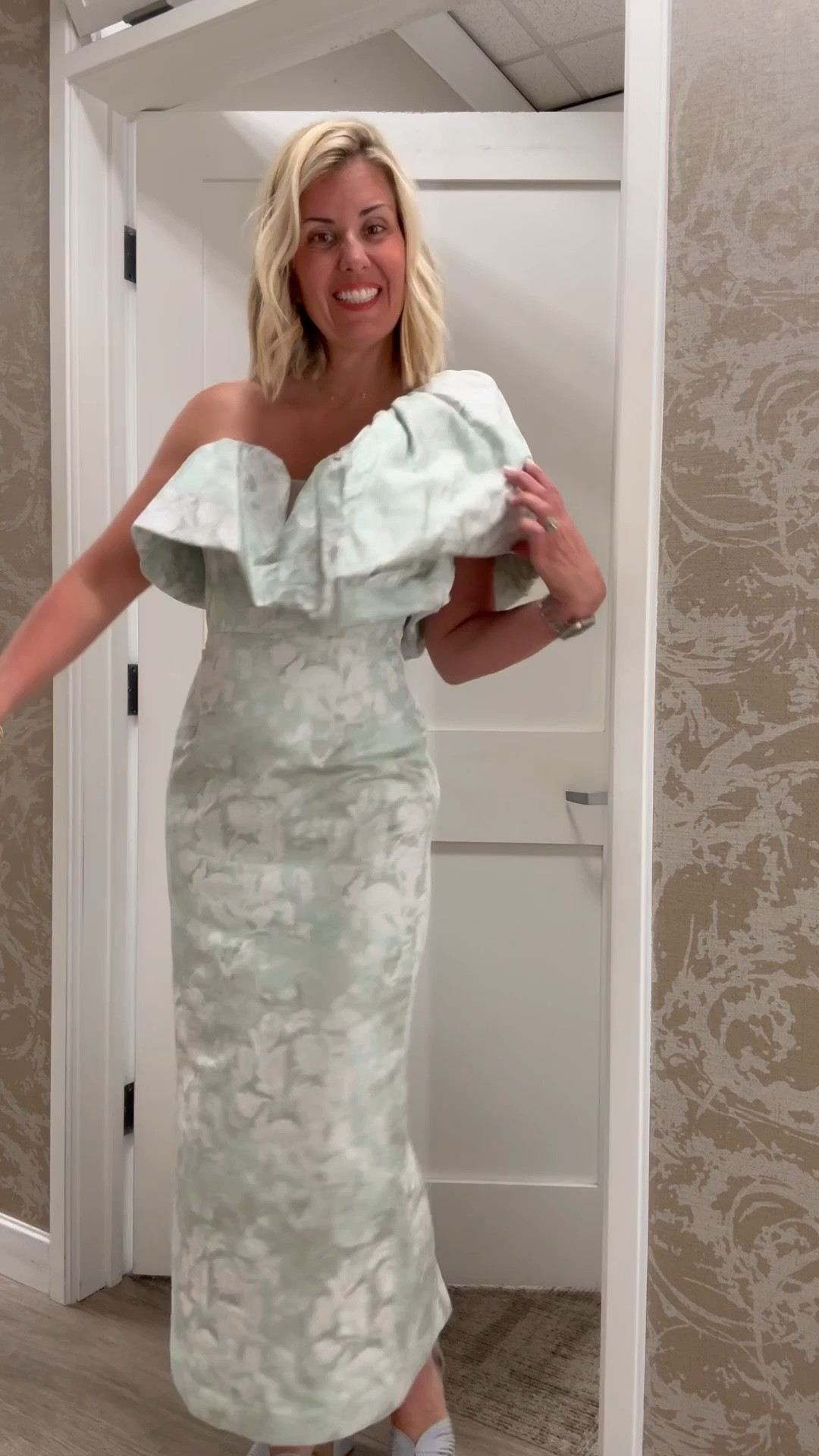 Wedding guest, party, guest, graduation attendance, ladies luncheon, maybe an updated Church look… I’ve got you covered thanks to @dillards 

Sizing:
Dress 1- xs
Dress 2- 2 (a little tight in the hips)
Dress 3- 2 (it’s reversible)
Dress 4- xs
Dress 5- xs (generous fit)

#LTKWedding #LTKOver40 #LTKTravel