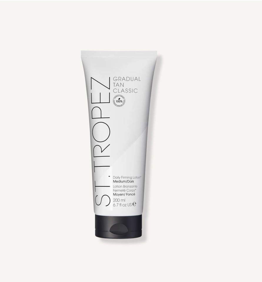 Does NOT have that self-tanner smell. It is giving me a beautiful natural tanned look but subtle.