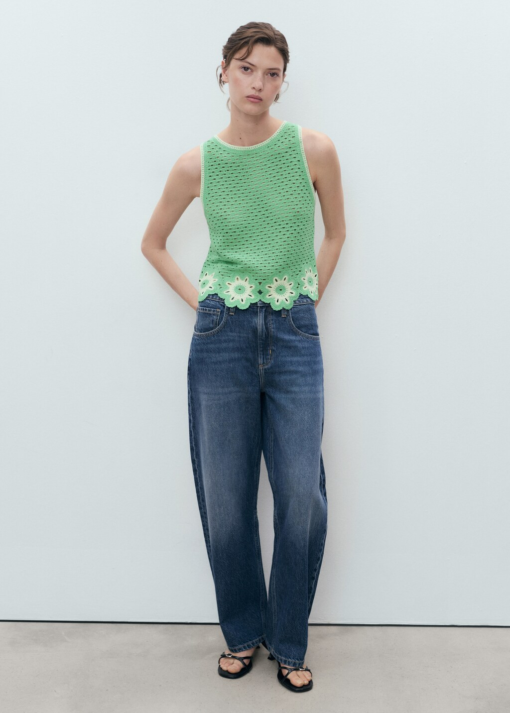 Crochet top with floral finishes | MANGO (UK)