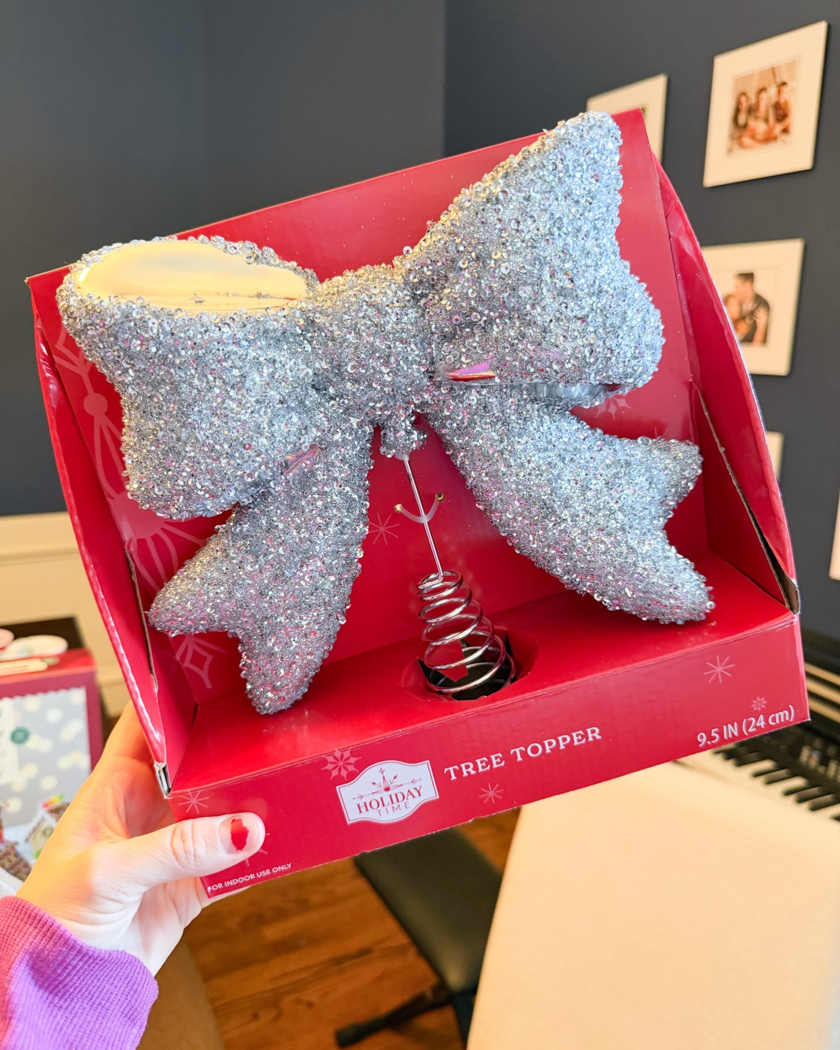 Give me all the bows! This sparkly bow tree topper is too cute. I used it on my New Year’s Eve tree 😍

#LTKFindsUnder50 #LTKHome #LTKHoliday