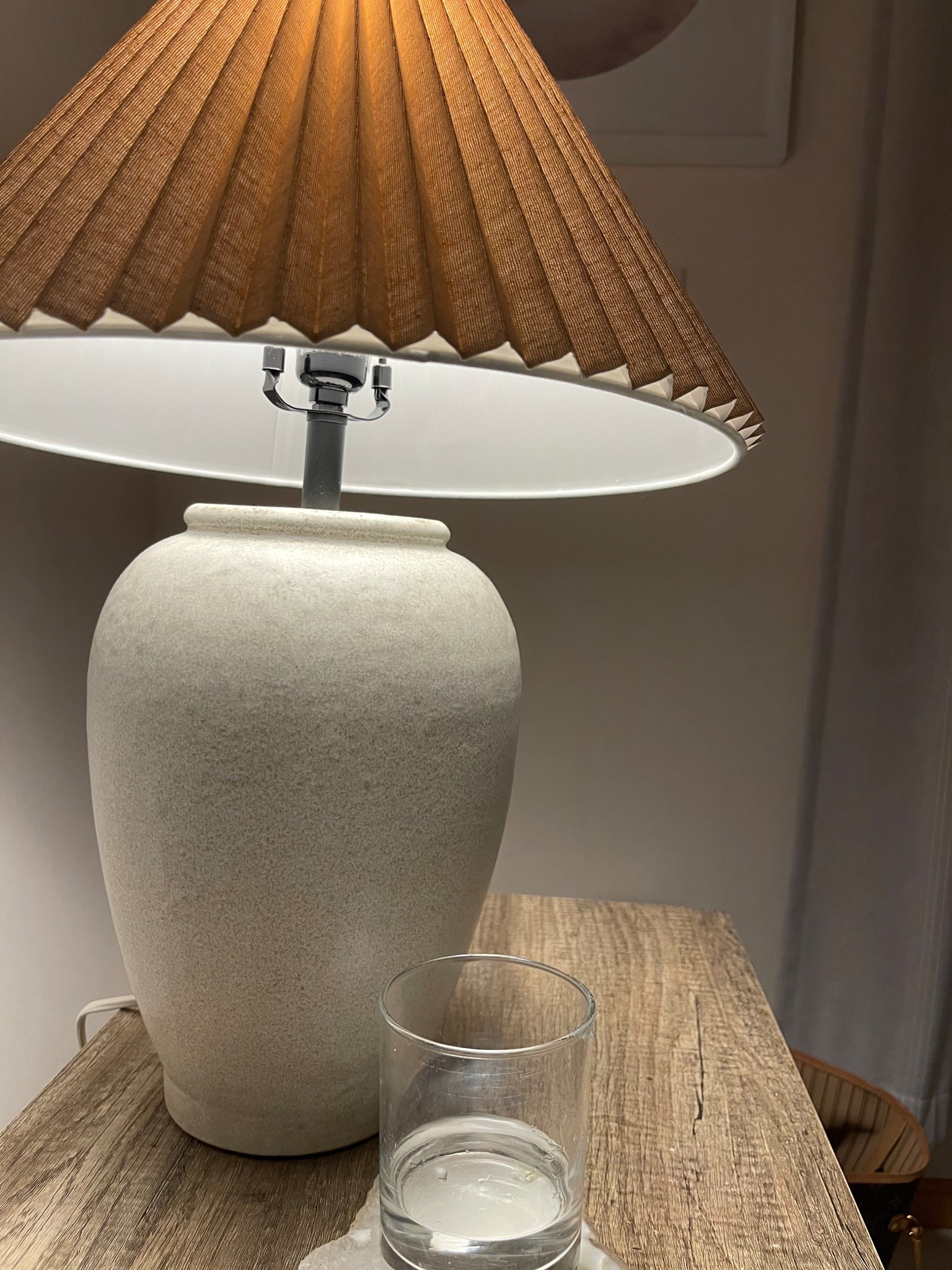 A new bedside lamp is all you need to refresh your bedroom for Spring. 

#LTKHome #LTKStyleTip #LTKFindsUnder100