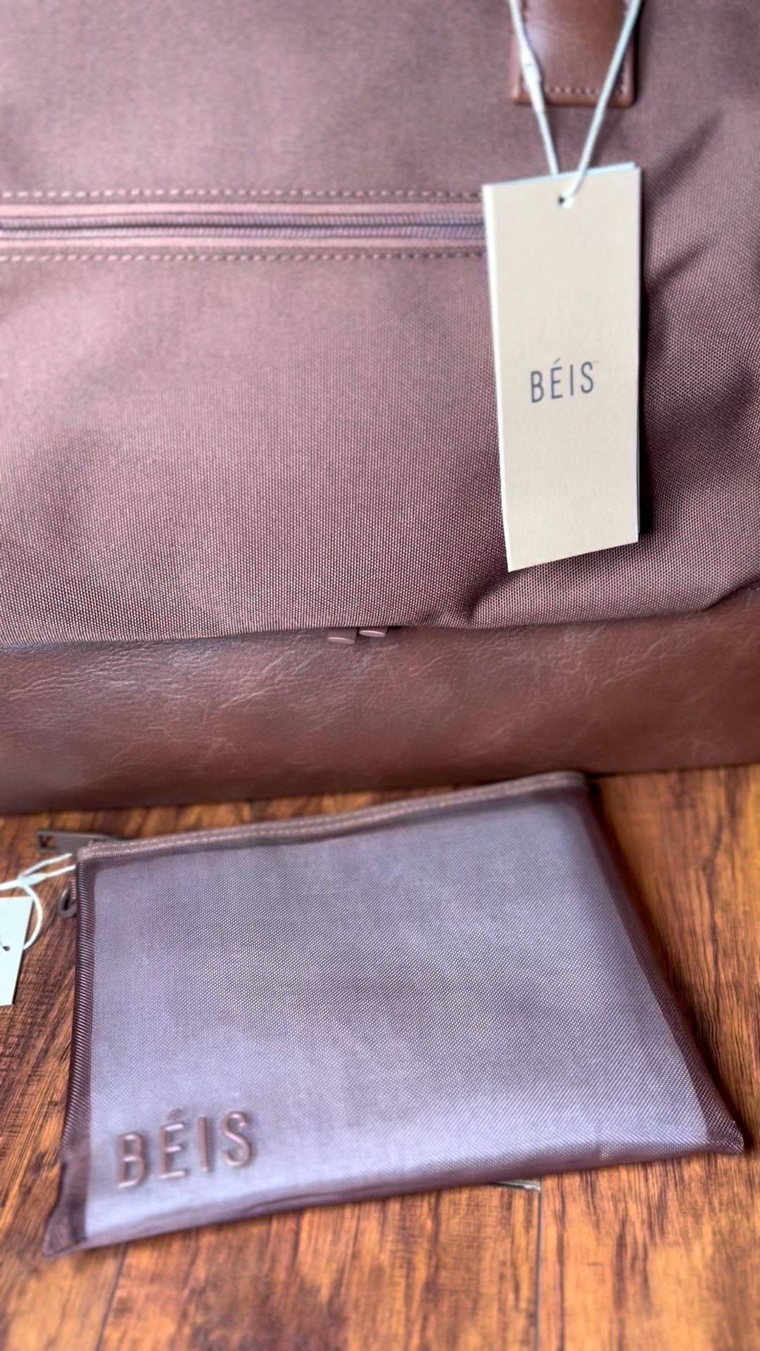 All the Holiday travel is ahead of us and this BÉIS 'The Weekender' in Maple - Brown Weekend Bag &amp; Overnight Travel Bag is everything you need! I finally found a perfect bag for my travels - the quality is absolutely amazing! Great gift idea for all the travelers .

#LTKTravel #LTKGiftGuide #LTKHoliday