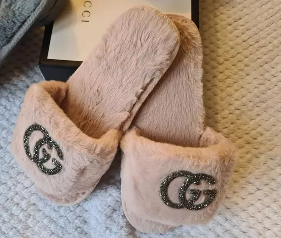 Louis Vuitton Slippers Fur - For Sale on 1stDibs  lv furry slippers, lv  fur slippers, fluffy lv slippers