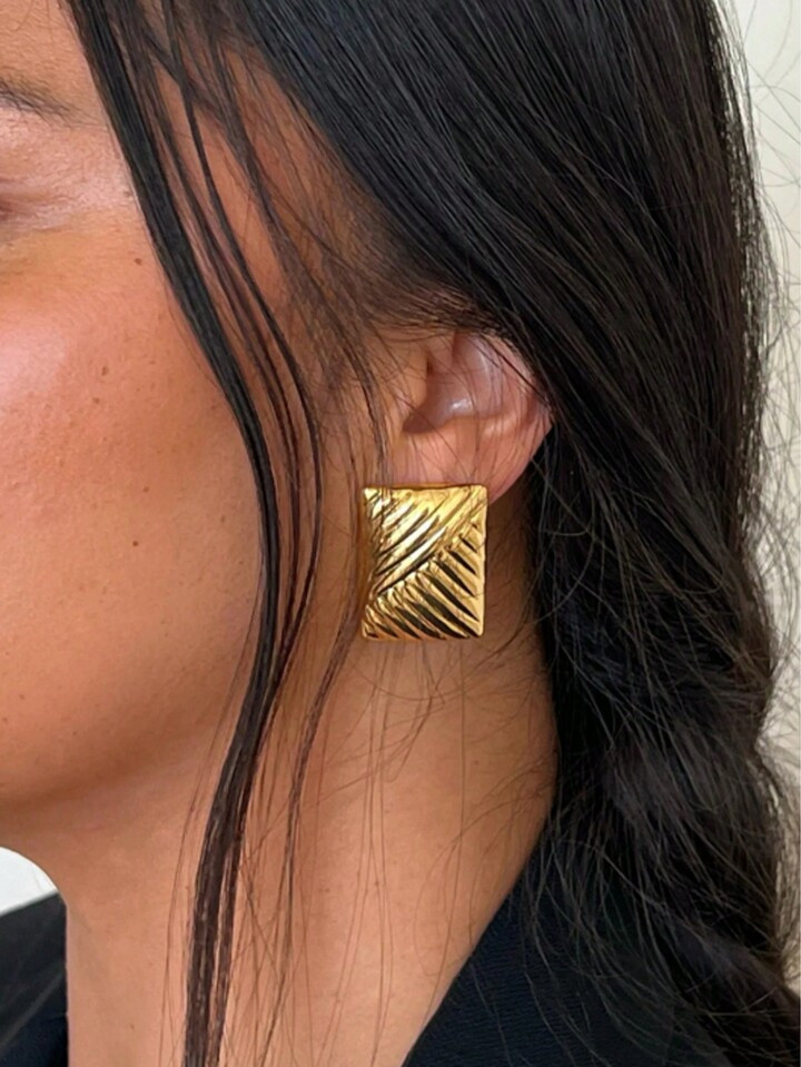 Uworld 1pc 18K Gold Plated Stainless Steel Striped Symmetrical Earring, Suitable For Women Daily ... | SHEIN