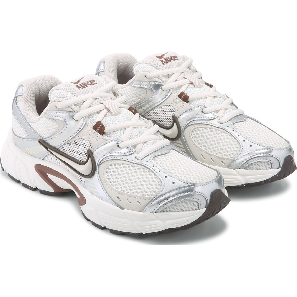 Women's V5 RNR Sneaker | Famous Footwear