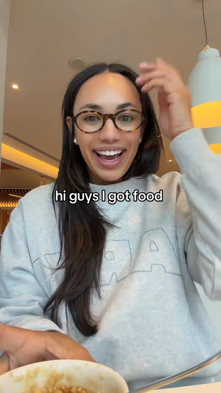 hi guys!! best start to the morning I’m so happy #higuysigotfood #justjazzzyeats #oatmeal #oatmealtiktok #jazlovesoatmeal

#LTKootd #LTKfoodie #LTKTravel