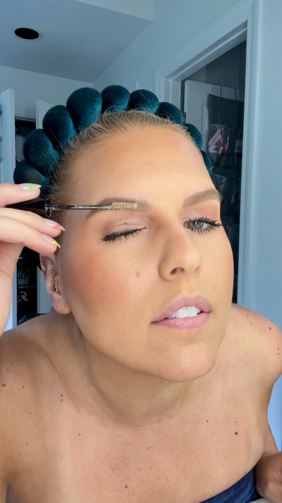 NYX Tinted Brow Gel in blonde 


#LTKBeauty #LTKWedding #LTKVideo