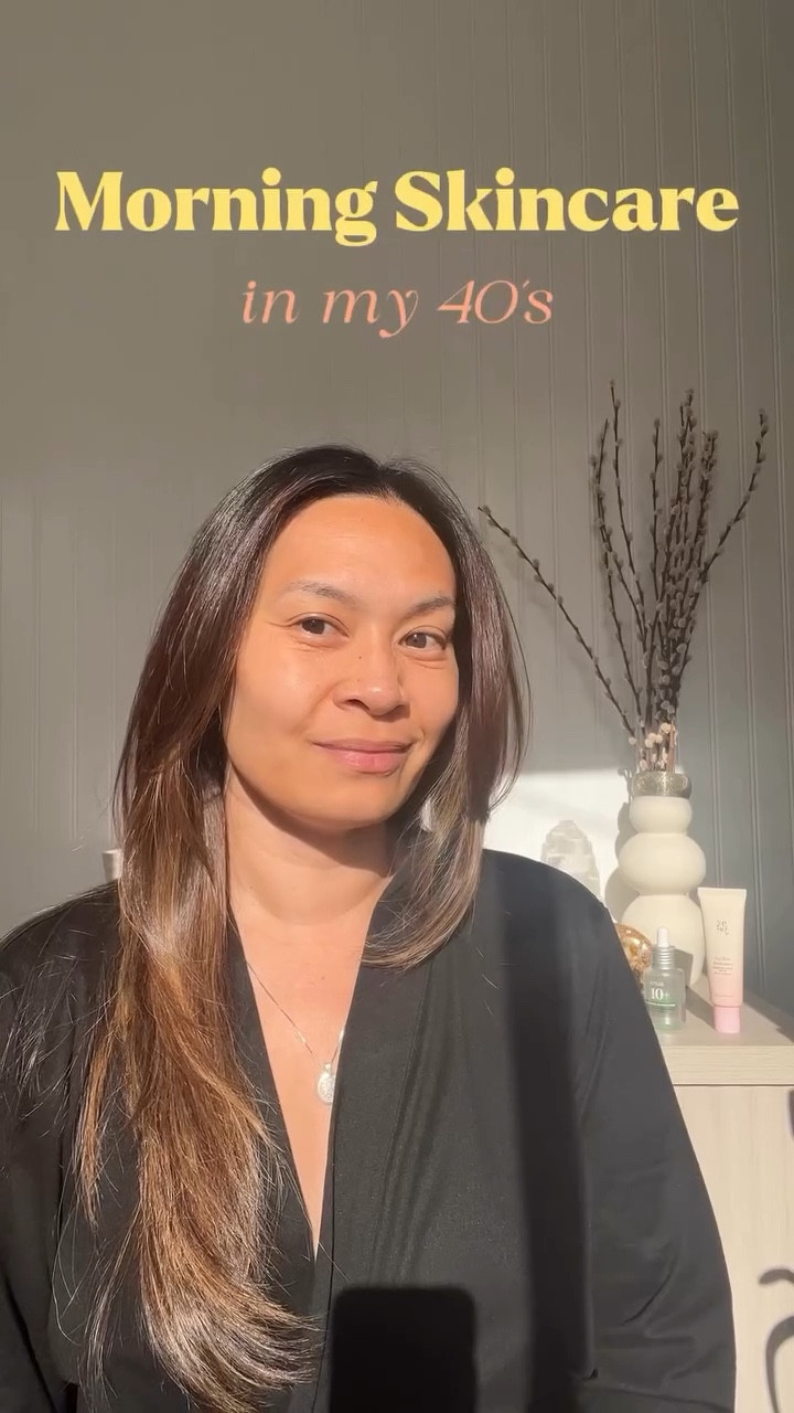 Simple and easy morning skincare routine for glowing skin in my 40’s. Less is always MORE! Protect your skin ☺️

@jumiso_global 
@anua_global 
@beautyofjoseon_official 

#morningskincareroutine #brighteningskin #protectyourskin #kbeautyskincare #skincare

#LTKFindsUnder50 #LTKBeauty #LTKOver40