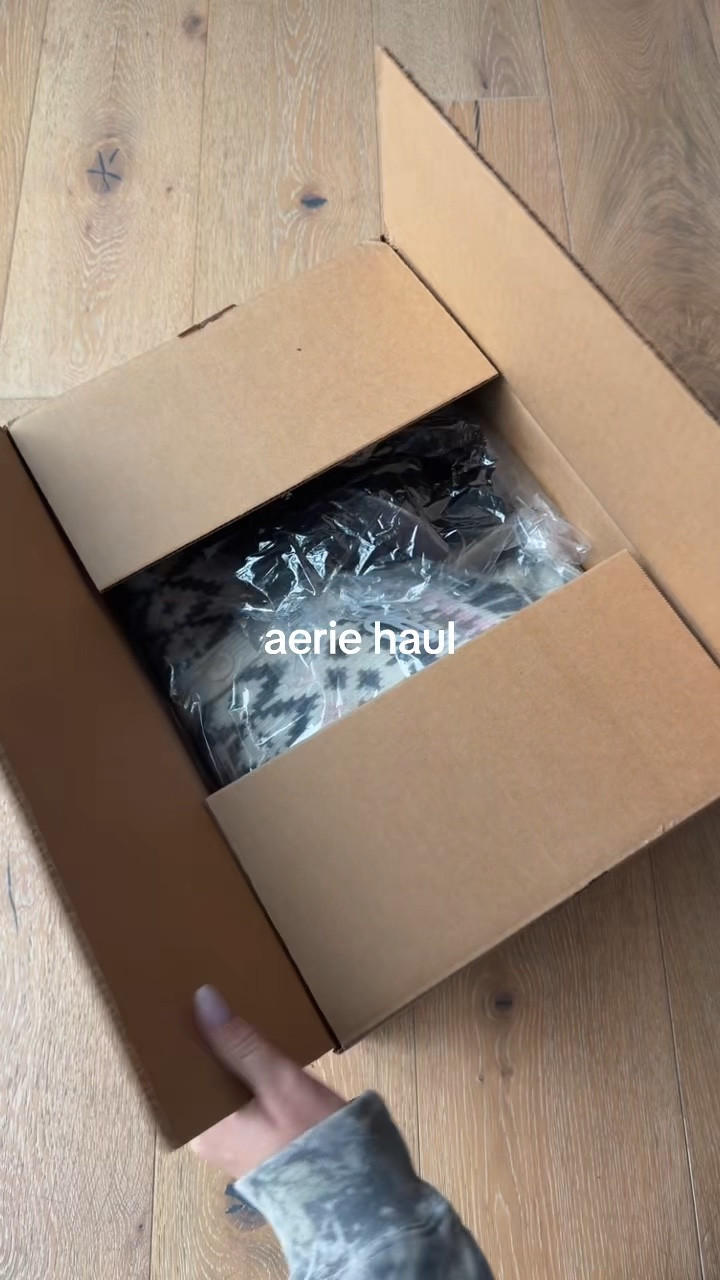 Aerie sale haul ✨ 

I will have these 🔗 on my LTK 🫶🏻


#LTKFindsUnder100 #LTKootd #LTKSaleAlert