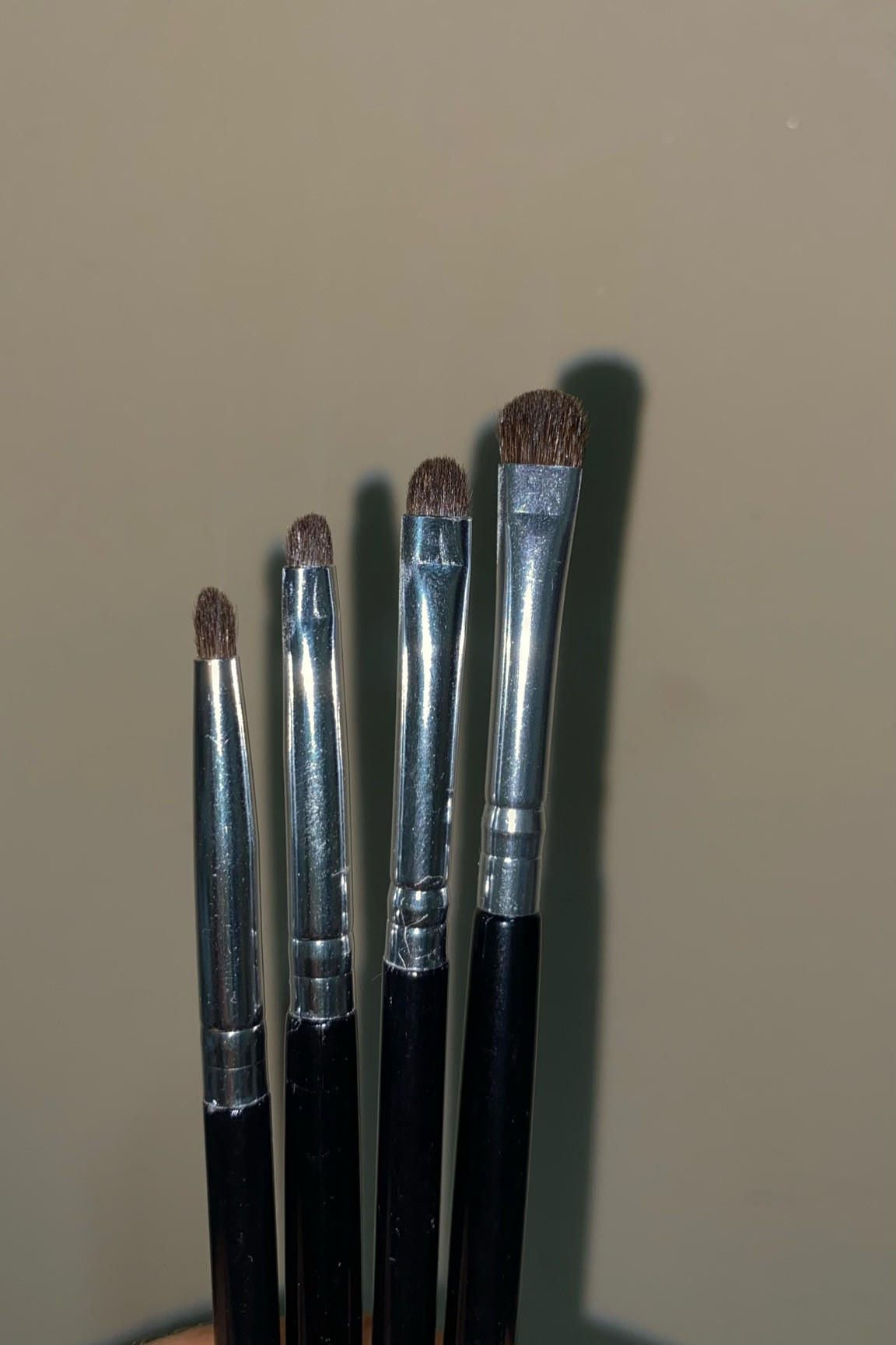 Esses pincéis são bem pequenos, ideais para detalhes, comprei na SHEIN com uma qualidade e preço surreal! 

#LTKbeauty #LTKbrasil