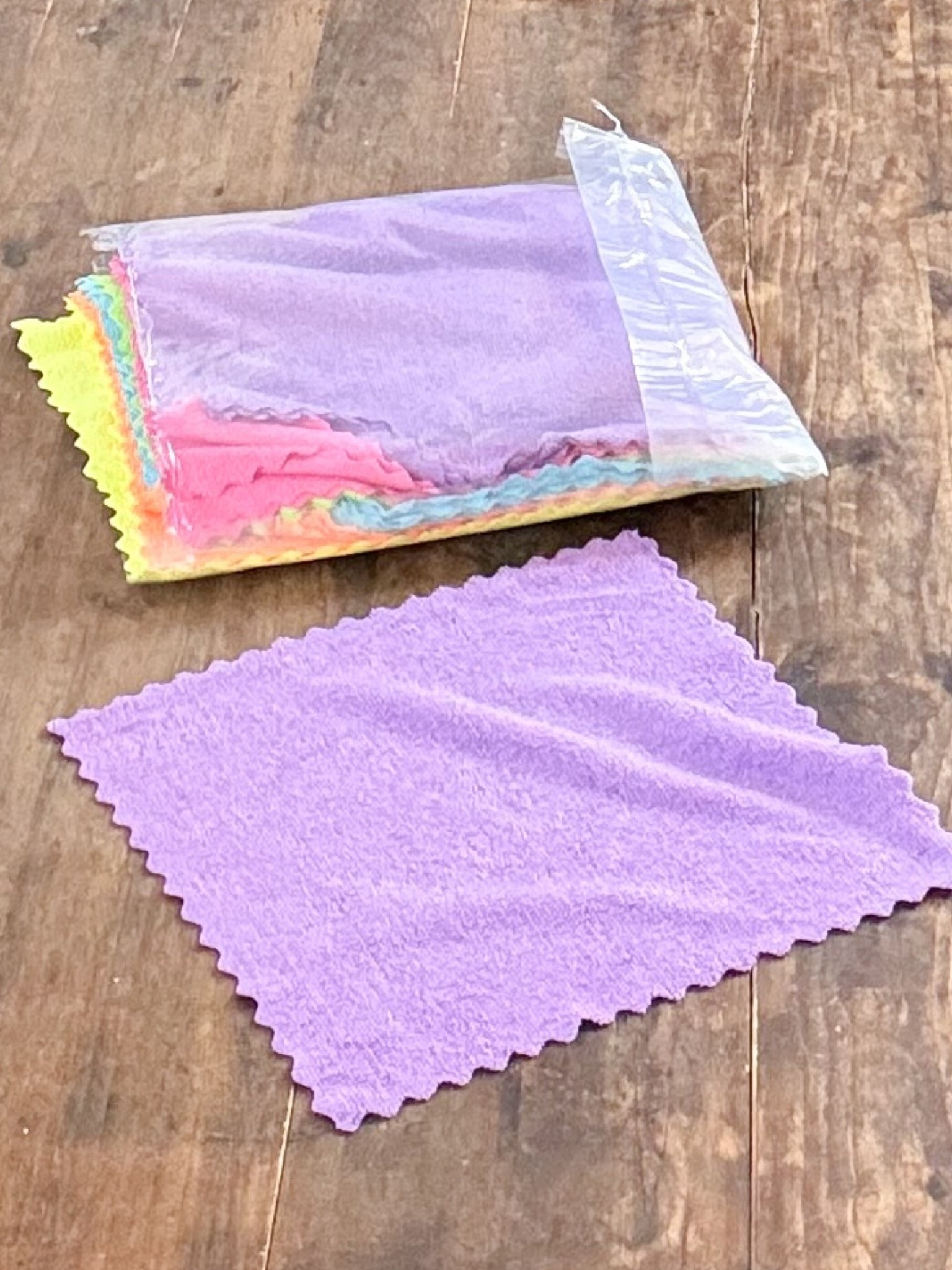 These little rags are great for cleaning - I particularly use them for cleaning & wiping down kitchen counters and cabinets. #cleaning #rags

#LTKHome