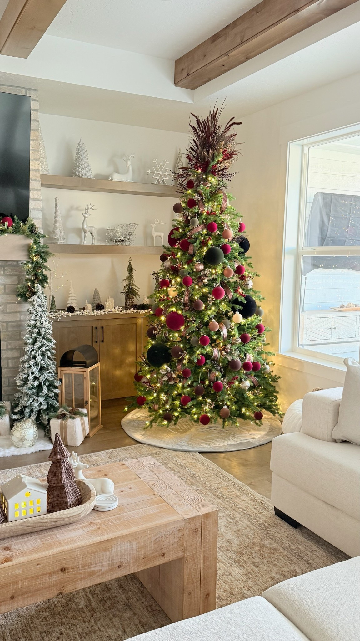 LOOK 😍🎄 I got my @nationaltreecompany package in and I am thrilled with how beautiful it is! So easy to put together and made for a homey, cohesive and cozy vibe ❤️ shop yours today and check out the bundles they have too!! So many products to choose from 
Check out their items 80% off on the site!! 

#seasonaldecor #nationaltreecompany #christmasdecor #holidayseason #ad #tistheseason #holidaydecor 

#LTKSeasonal #LTKHoliday #LTKHome