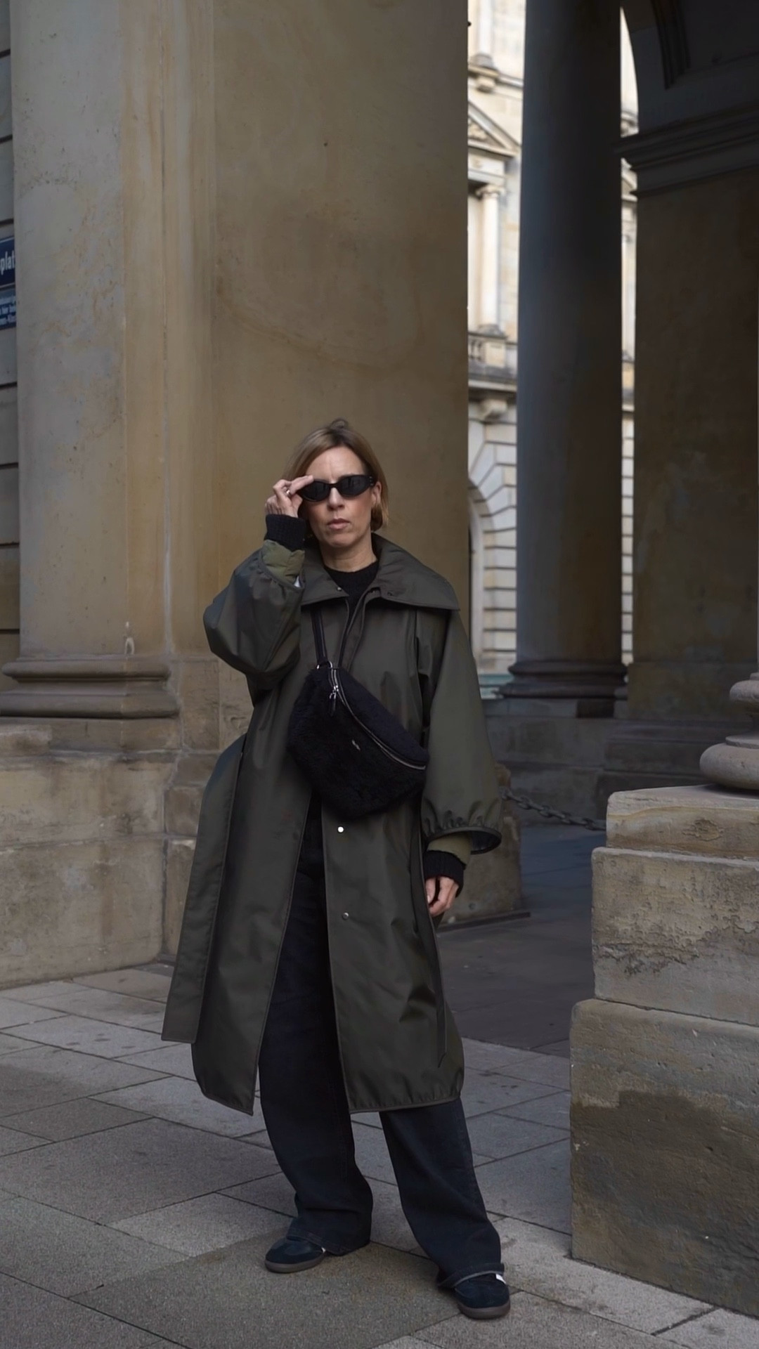 Winter Outfit: Outdoor Mantel & Wide Leg Jeans mit Adidas Samba Sneakern

#LTKwinter #LTKdeutschland #LTKstyletip