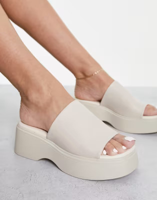 New Look 90s chunky mules in white | ASOS (Global)