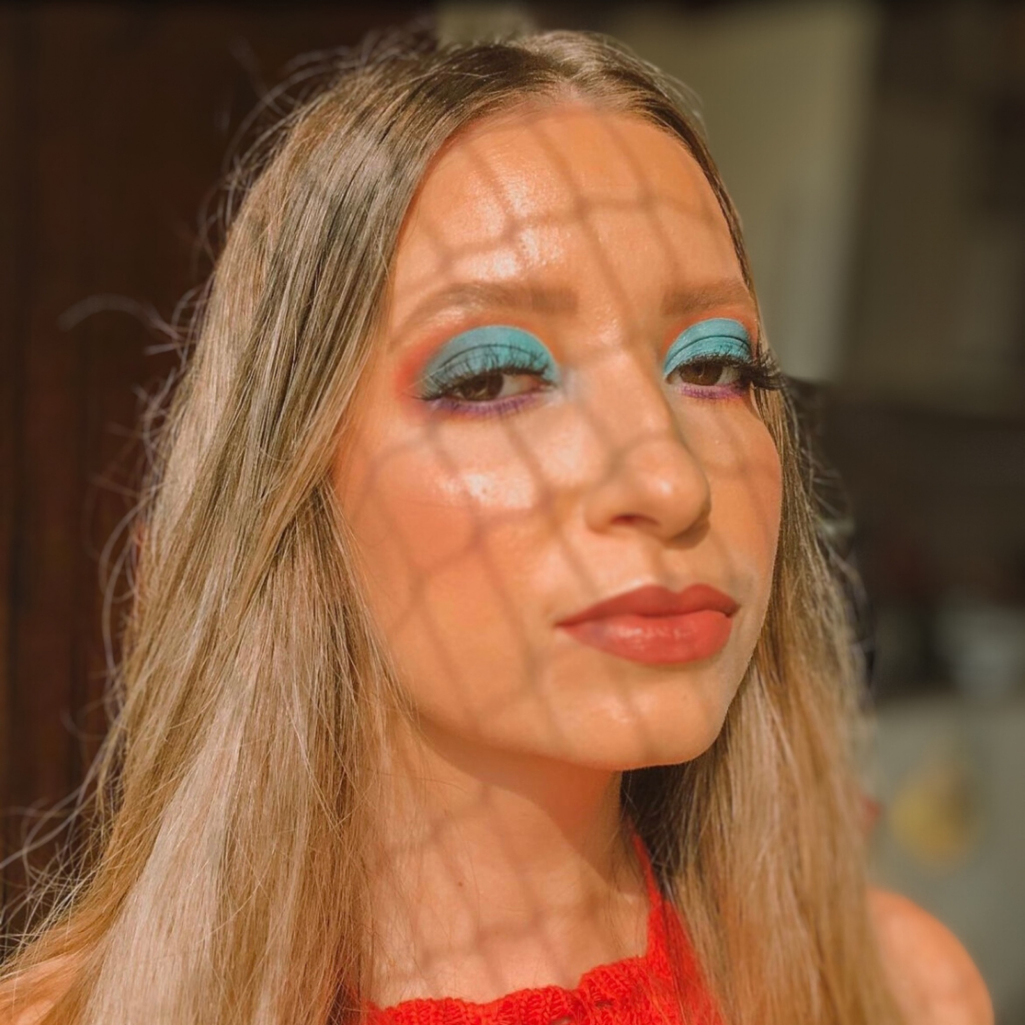 Sombra colorida é um caminho sem volta 💙🧡

#LTKbrasil #LTKbeauty