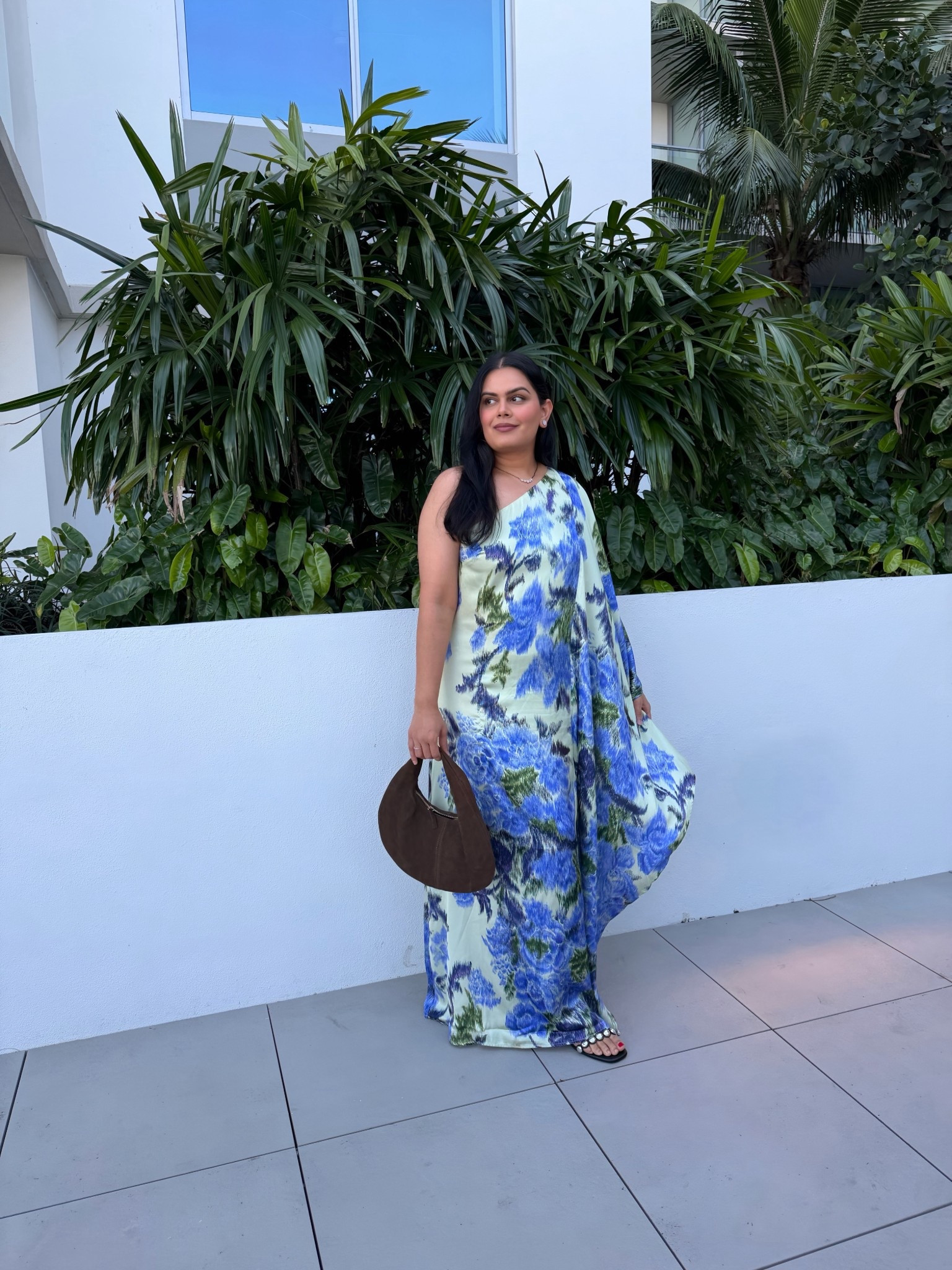 “Winter” in SWFL but the one-shoulder dress says otherwise 😌🌴 

#LTKSaleAlert #LTKootd #LTKMidsize