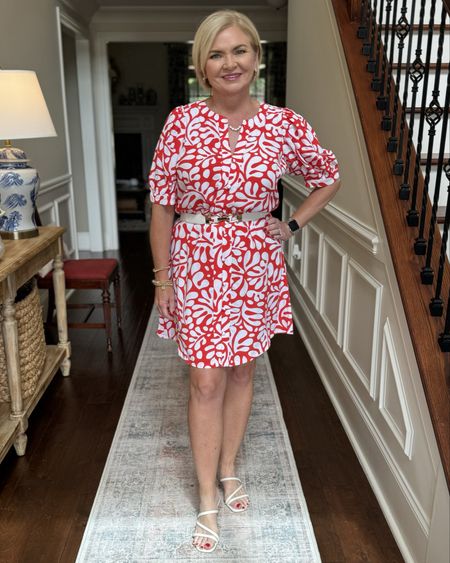 This is such an easy & comfy Loft dress for summer! Whether worn belted or loose, it's cute both ways! 
I'm wearing it in Petite Medium. 

Summer dress
Sandals
Petite
Affordable
Over 50

#LTKFindsUnder100 #LTKStyleTip #LTKOver40