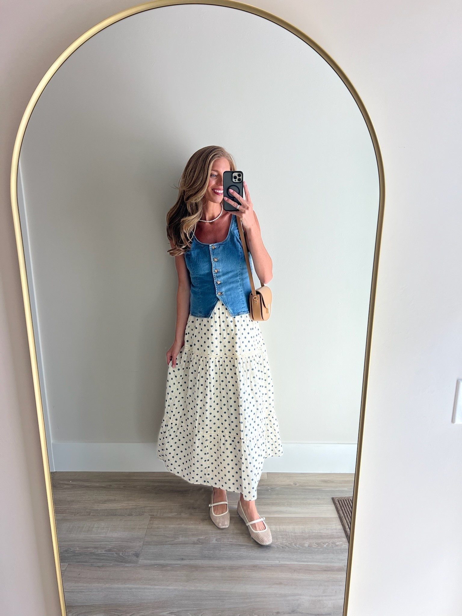 (1/5) One skirt, Five ways! This skirt is stretchy for the bump 🤰🏼💙

Top: runs tts (I sized up to a M for the bump!)
Skirt: S in a Tall

#LTKootd #LTKgrwm #LTKBump