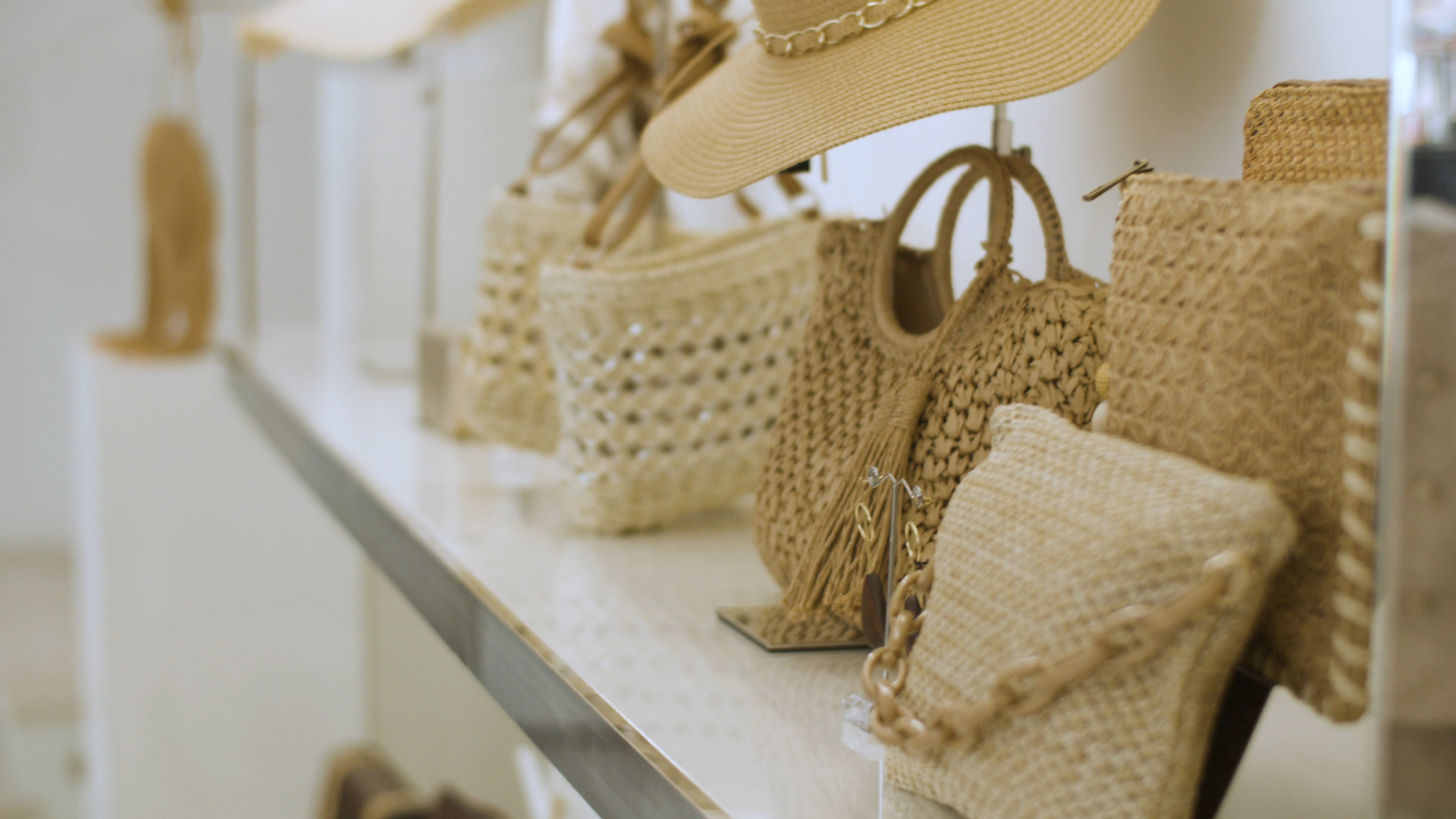 Neutral girl summer is in full swing ☀️✨ These woven bags and hats are giving effortless elegance—perfect for beach days, markets, or summer getaways. Which one’s your fave?

#SummerAccessories #NeutralStyle #BeachBagGoals #AmazonBestFinds #VacationReady #StyleWithEase

#LTKSummerEdit #LTKBeauty #LTKStyleTip