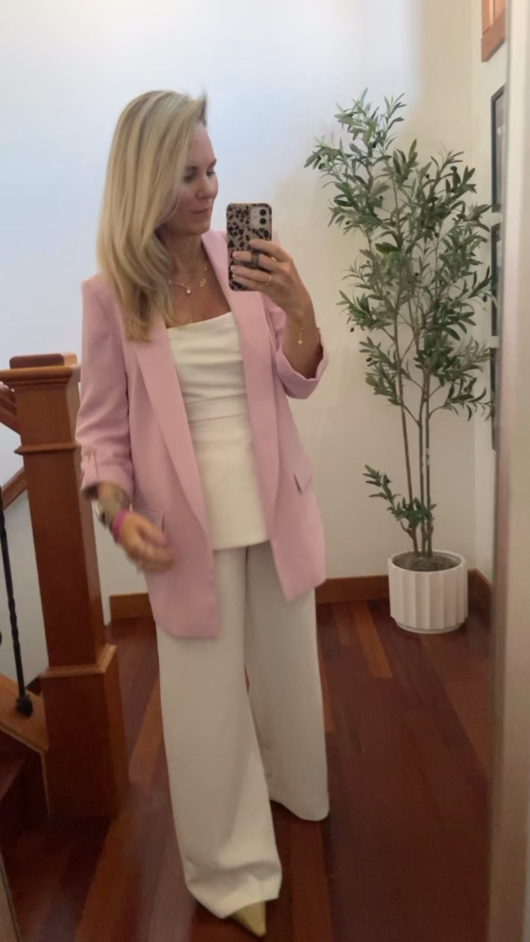 Aritzia is having their clientele sale and this is all on sale. It is fabulous. I love this gorgeous top appeared with the large pants. It’s absolutely perfect. It’s all in the color white Birch

#LTKmorningroutine #LTKmomlife #LTKootd