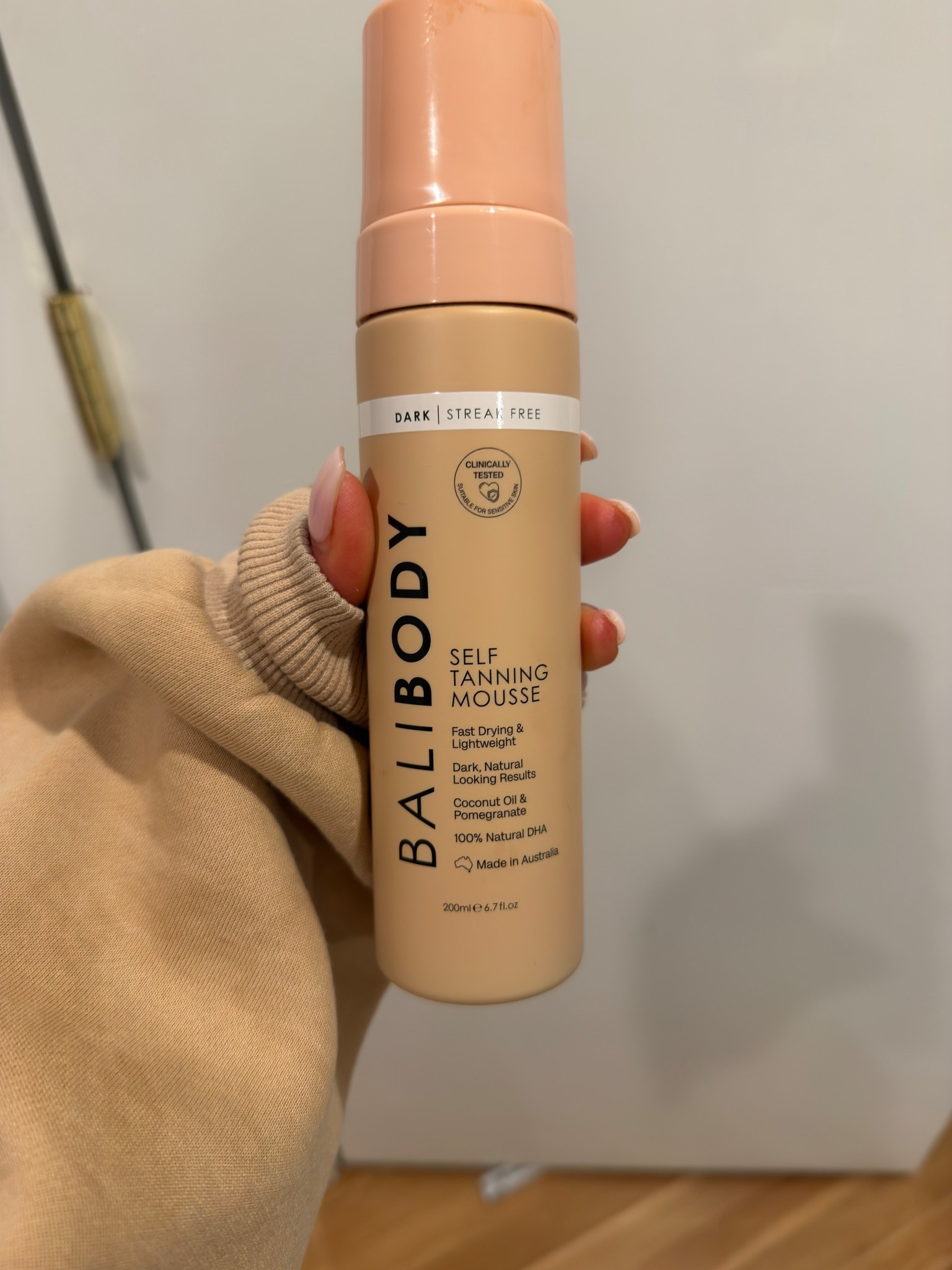My winter skin secret ✨ This self tanner gives me the most natural, even glow when my skin is at its palest. No orange, no streaks—just a healthy-looking tan that instantly makes me feel more confident and put together, even in the dead of winter. I also use this on my face too 🤍 If you want that “I just got back from vacation” glow year-round, this is it.

#selftanner #winterglow #naturaltan #selftanroutine #glowingskin #confidentwomen #ltkbeauty #beautyfinds #winterbeauty

#LTKBeauty #LTKselfcare #LTKgrwm