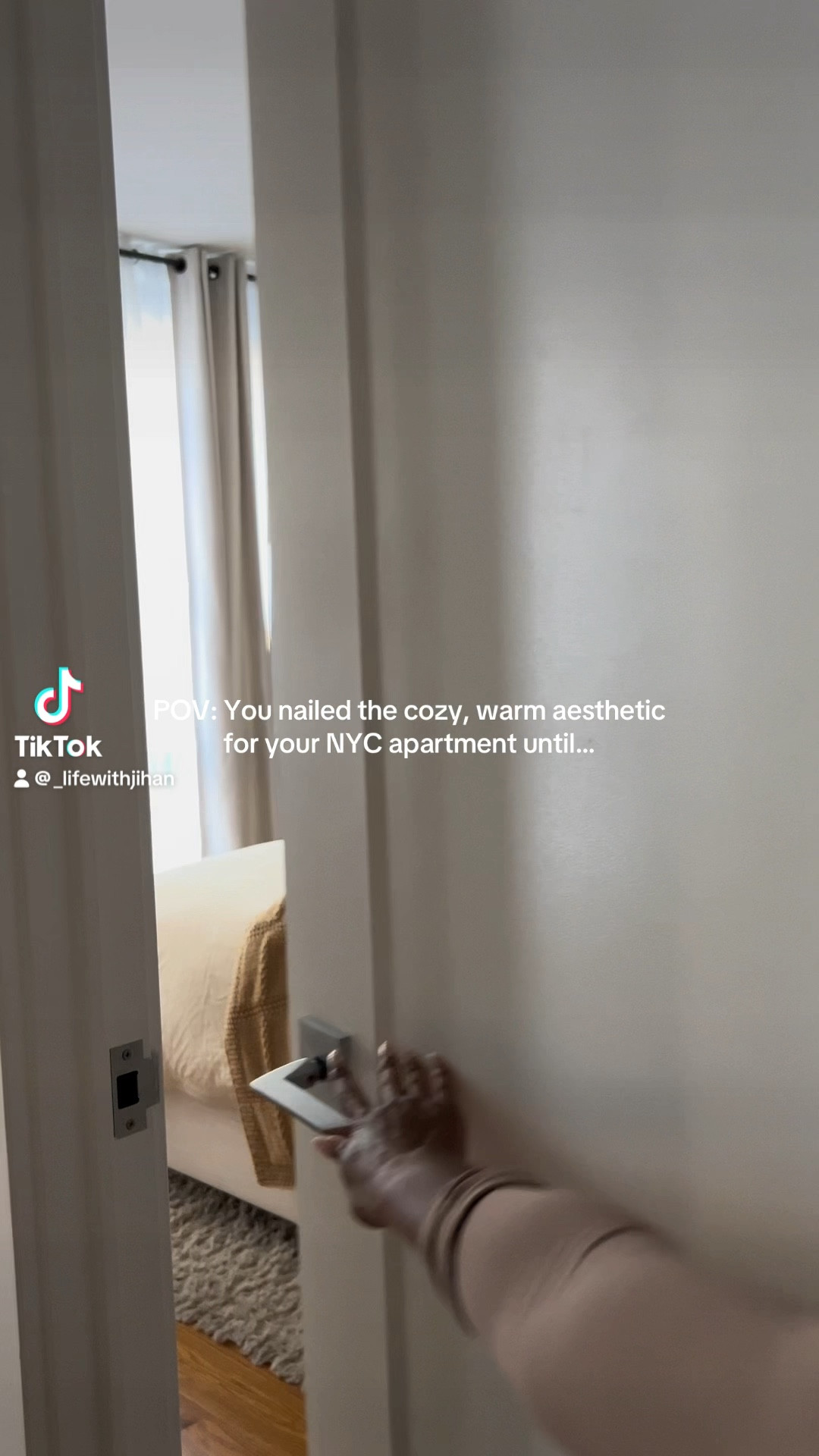 A realistic view of my cozy, warm NYC apartment from Monday to Friday😅 lol  

#LTKVideo #LTKHome