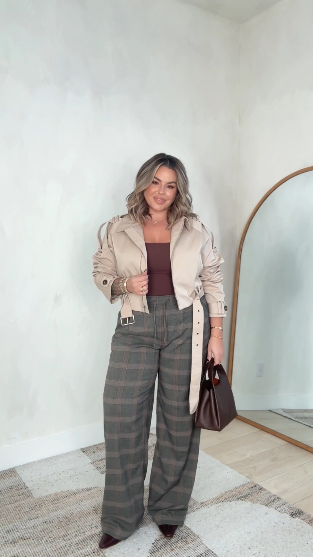 Fall capsule part 1  ( I plan on doing several more of these ) 🥰 they are really fun to put together. 

Checkered pants size L tall 
Trousers size 14 tall 
Dark Jeans size 12 tall 
Barrel jeans size 14 long ( if you are 5’5 or taller I highly recommend getting long length in these and also size up ) ! 

Green top L 
Burgundy top L 
Tanks L 
Suede jacket L 
Green blazer xxl 
Trench xxl could have done xl 
Navy sweater xl 

Boots size up 


Follow my LTK @shaynaslife on the @shop.LTK app to view this post and get my exclusive app-only content!

#liketkit 
@shop.ltk
https://liketk.it/5rWX8

#LTKMidsize #LTKFindsUnder50 #LTKFindsUnder100