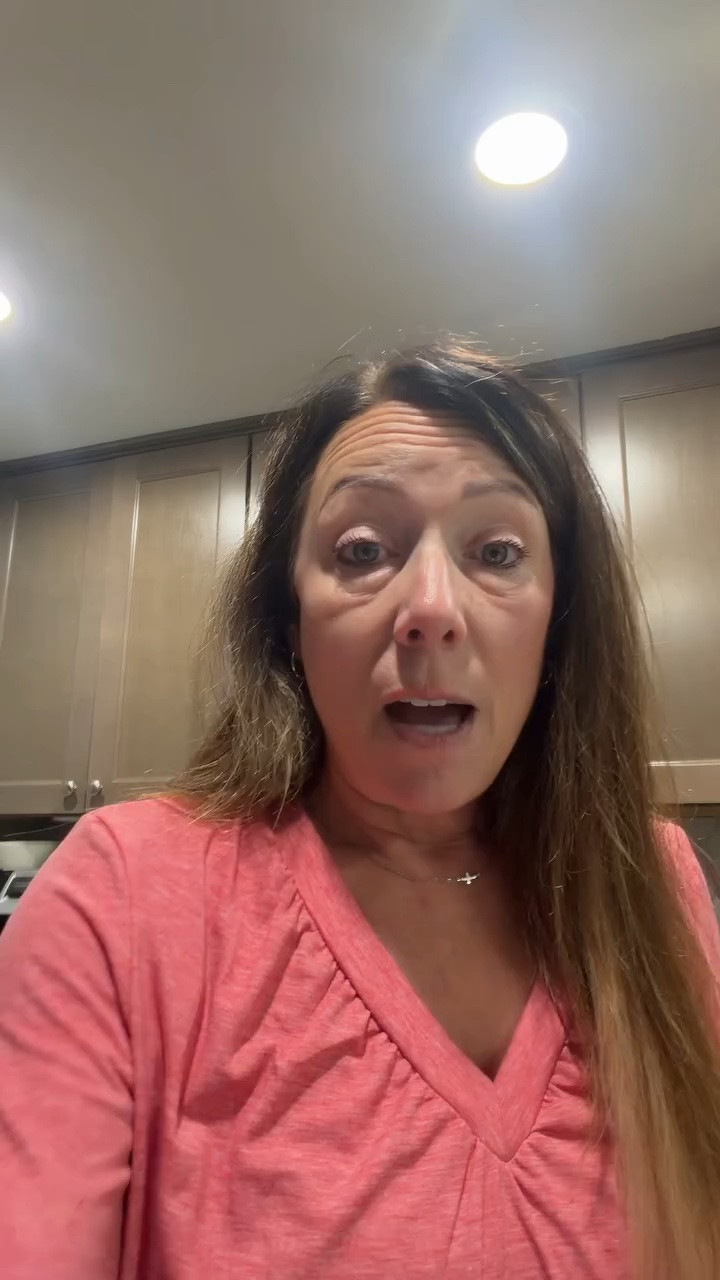 I’ve really been trying to stay more consistent with hydration lately, and the Purelyte Electrolytes Drink Mix has made it so much easier.@Purelyte Hydration #purelyte #electrolytedrinkmix #hydrationpackets #wellnessroutine #over50wellness