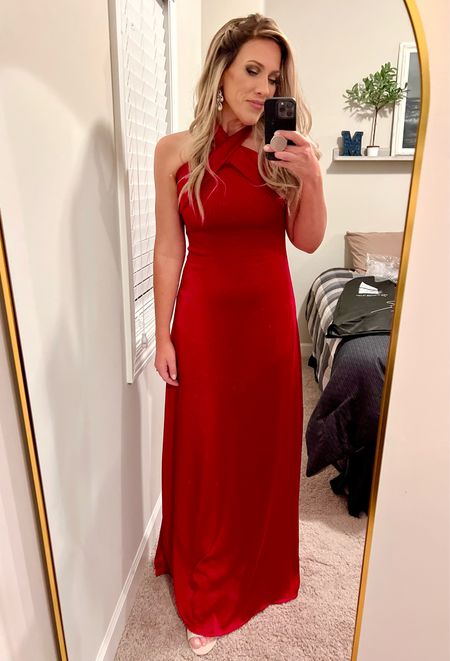 The most beautiful red dress perfect for any black tie event! 😍

#redformaldress #gown #redgown #formaldress

#LTKfindsunder100 #LTKwedding #LTKparties