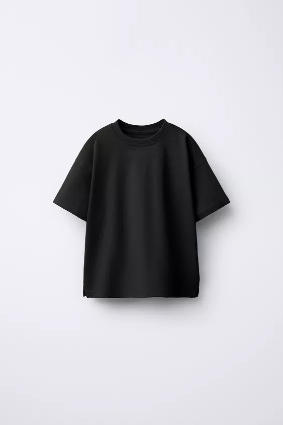 Plain T-shirt with a round neck and short sleeves. | Zara UK