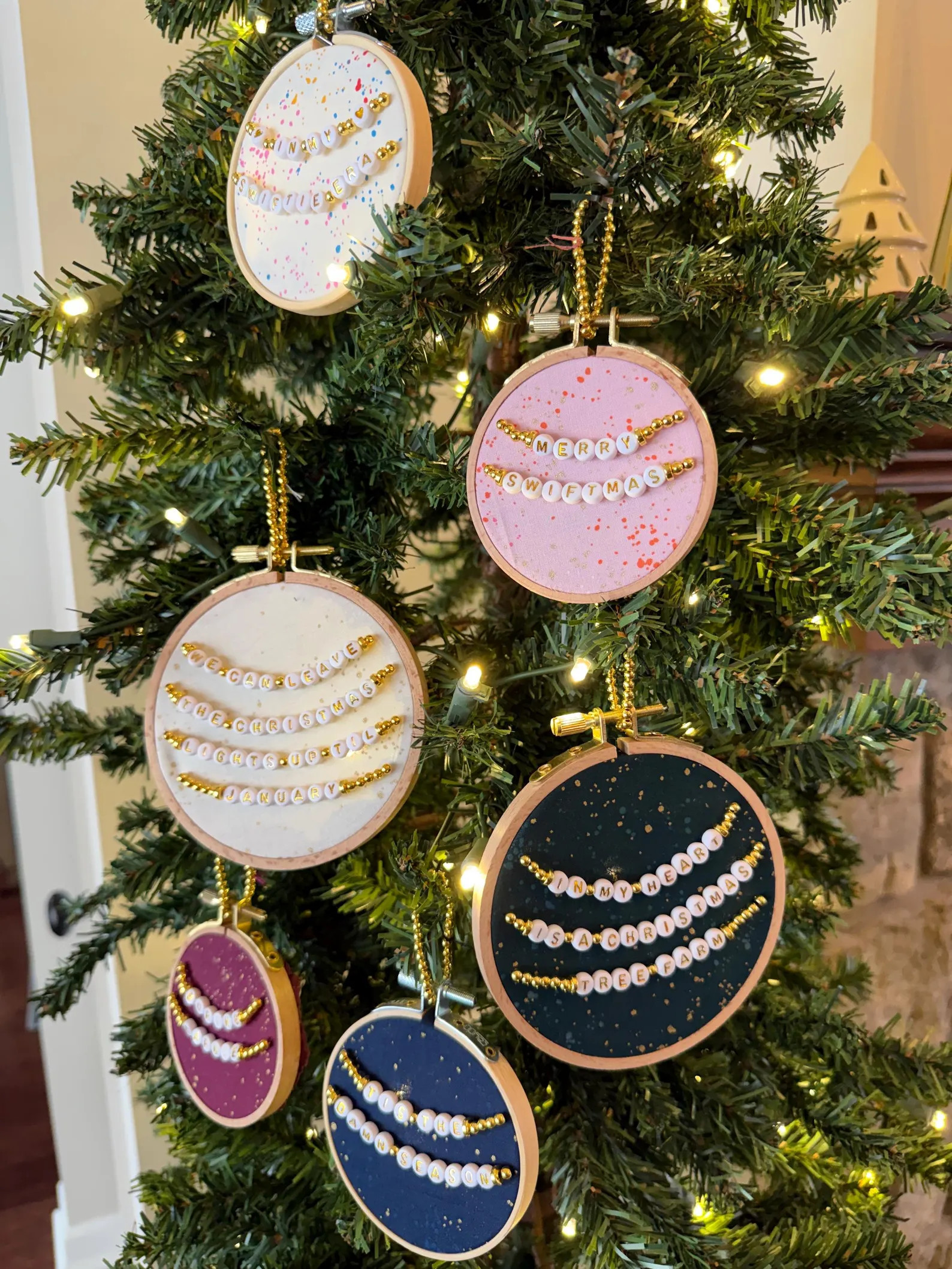 Swiftie "merry Swiftmas" Friendship Bracelet Ornament - Etsy | Etsy (US)