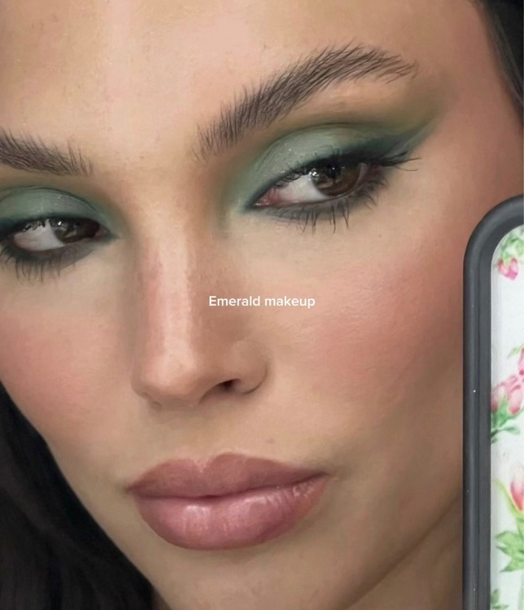Emerald makeup inspo 🍸🫒🍐

Makeup inspo, emerald eyes, eyeshadow

#LTKBeauty