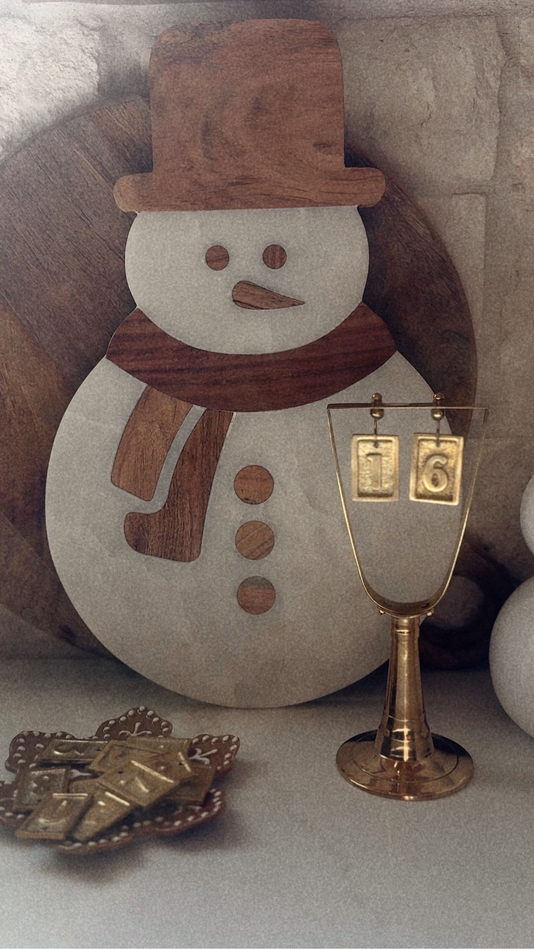 Snowman cutting board along with Christmas countdown linked below!⬇️  

#kitchendecor #christmasdecor #tjmaxxfinds #christmaskitchendecor @tjmaxx @magnolia #magnoliahome #magnoliachristmas

#LTKHome #LTKSeasonal #LTKHoliday