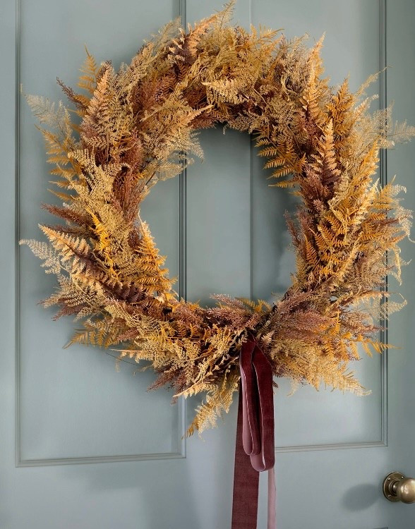 Faux Golden Fern Wreath

#LTKFamily #LTKHome #LTKStyleTip