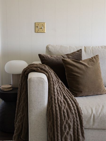 My latest Amazon find: this cozy blanket! Perfect for fall decor or year round 🤭

#amazonfind #falldecor #neutralhome #neutralhomedecor #homedecoronabudget #budgethomedecor #moderncottage #rustichome #vintagedecor 

#LTKhome #LTKSeasonal