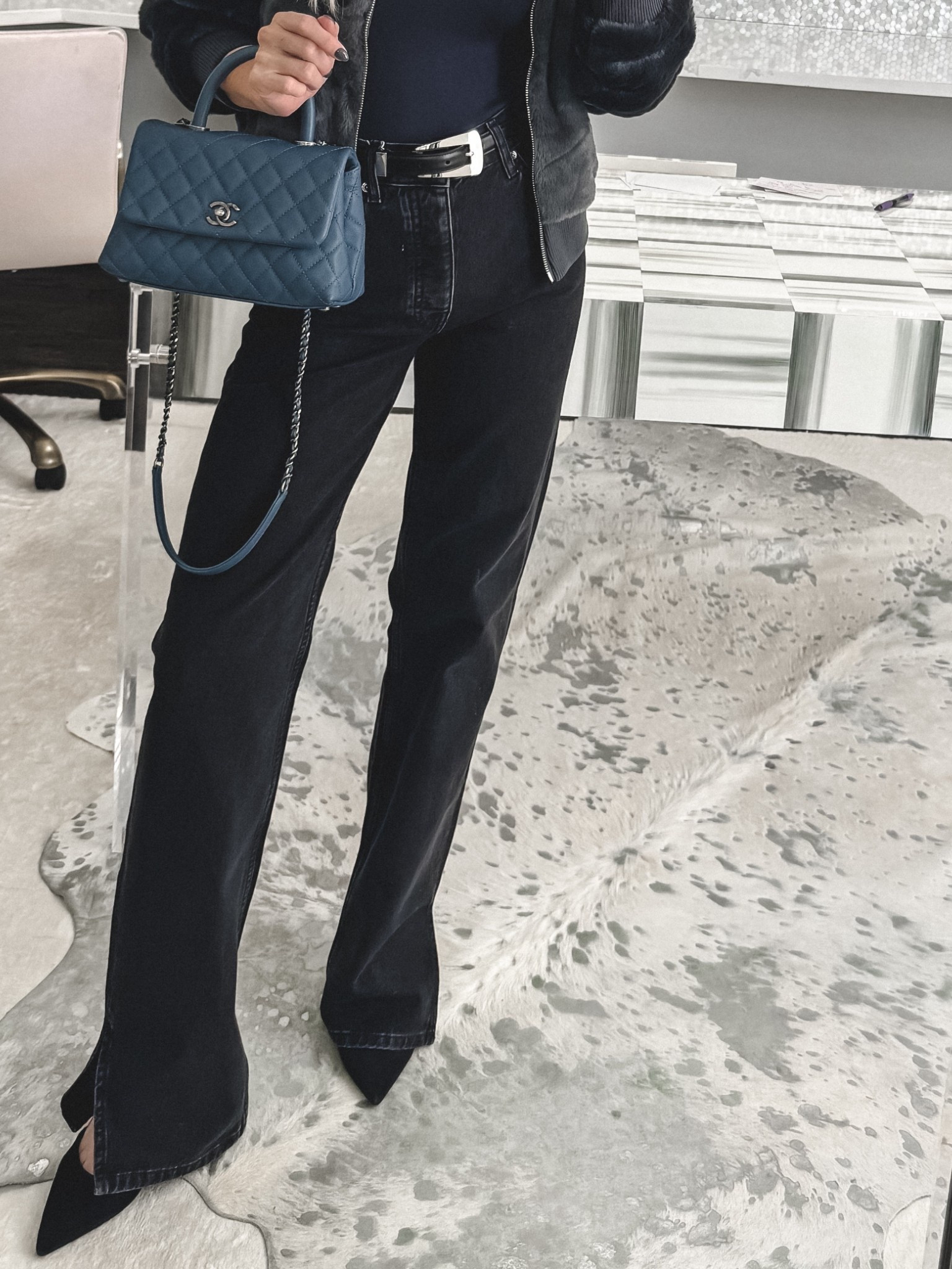 Ok y’all… these are the black jeans you’ve been waiting for 😍 The Anine Bing wide leg jeans are honestly so leg-lengthening, and that little outside slit makes them feel extra elevated and modern. I’m 5’4 and they’re barely grazing the floor without a hem, which is a win. Wearing a size 24 and I’m obsessed. 

 

#LTKootd #LTKSeasonal #LTKOver40