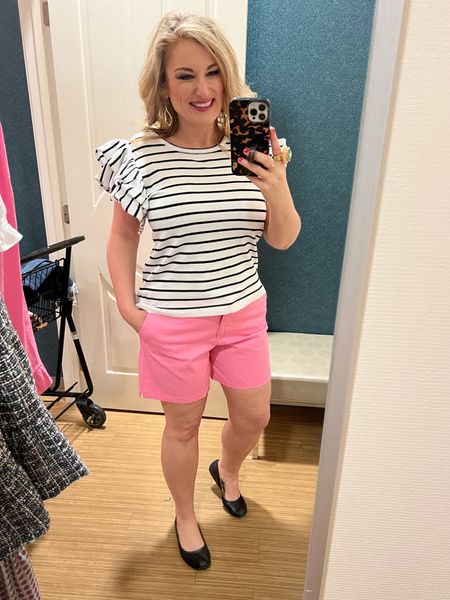 Summer outfit.  Vacation outfit.  Pink shorts.  

I’m wearing a medium in the top and a 10 in the shorts

#LTKSaleAlert #LTKOver40 #LTKMidsize