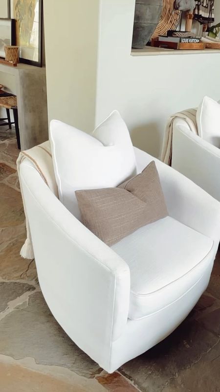 These 12x20 indoor/outdoor pillows look good on these swivel chairs. 

Just have them here for now but will be moving them outside soon. 👏🏻

They come in more colors and sizes too! 👍🏻

#throwpillows #swivelchair #livingroomdecor